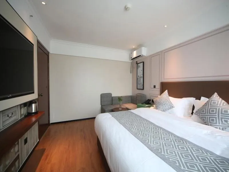 Bed in GMA Hotel ShangHai WuNing Road ZhenPing Road Metro Station