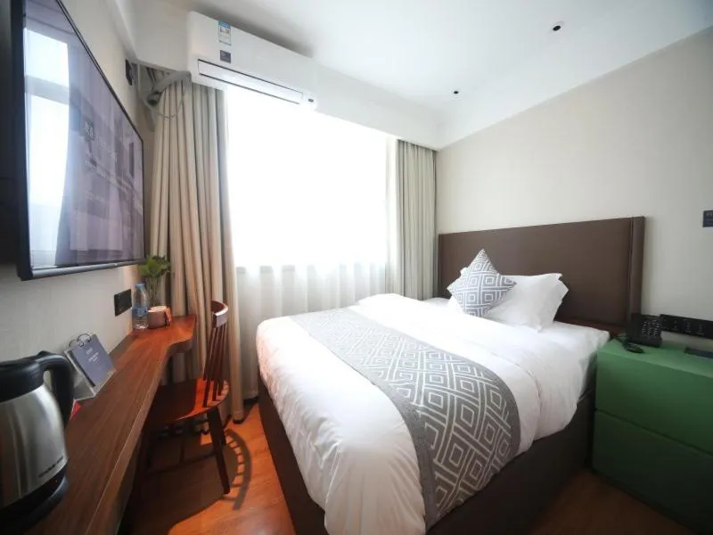 Bed in GMA Hotel ShangHai WuNing Road ZhenPing Road Metro Station