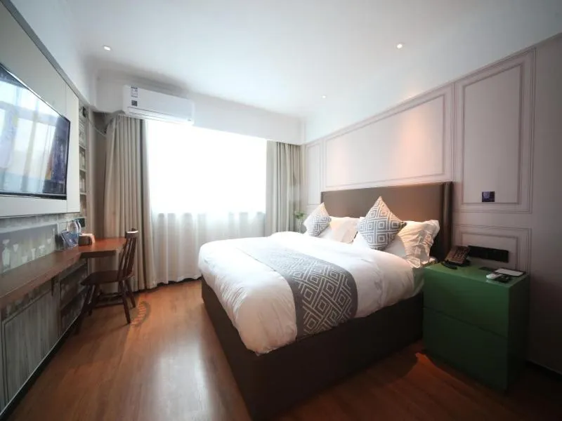 Bed in GMA Hotel ShangHai WuNing Road ZhenPing Road Metro Station