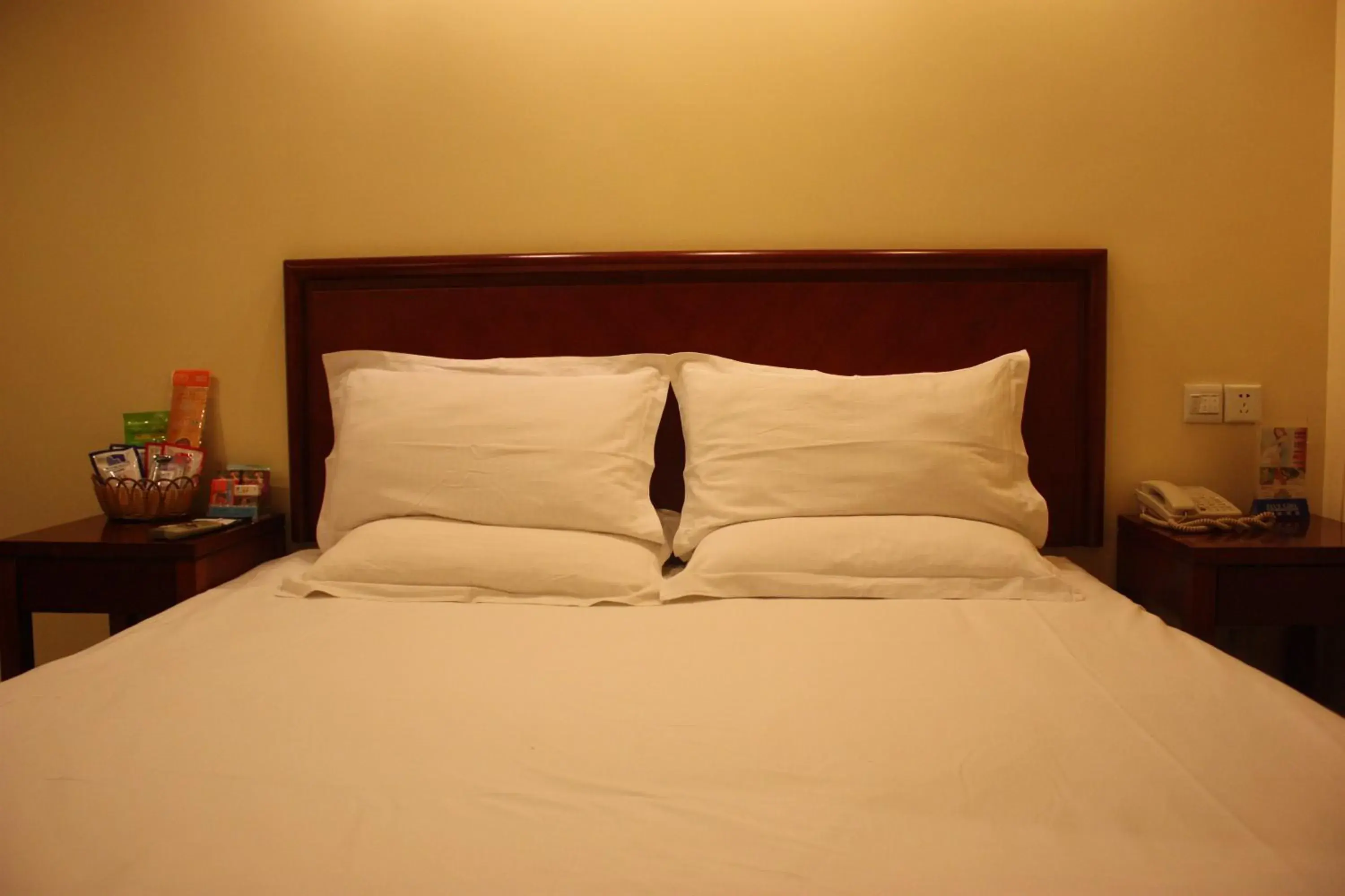 Bed in GMA Hotel ShangHai WuNing Road ZhenPing Road Metro Station Bed in GMA Hotel ShangHai WuNing Road ZhenPing Road Metro Station