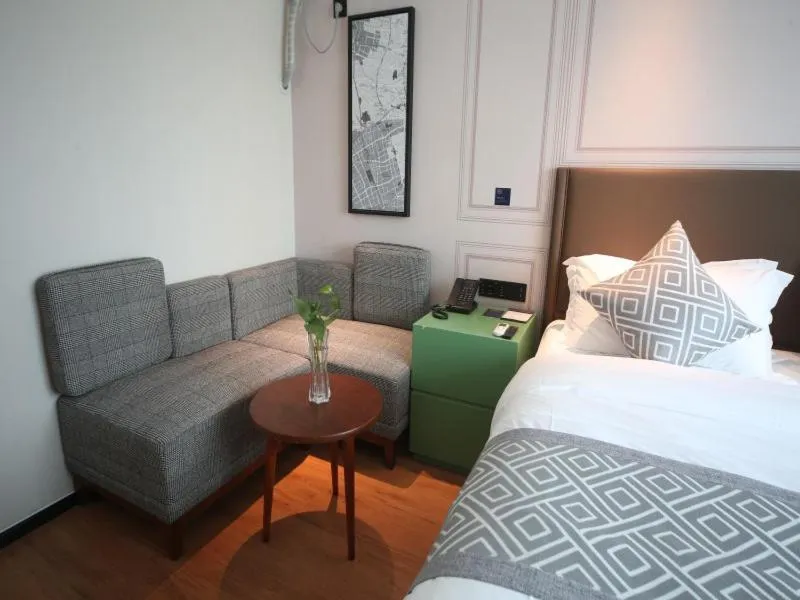 Bed in GMA Hotel ShangHai WuNing Road ZhenPing Road Metro Station