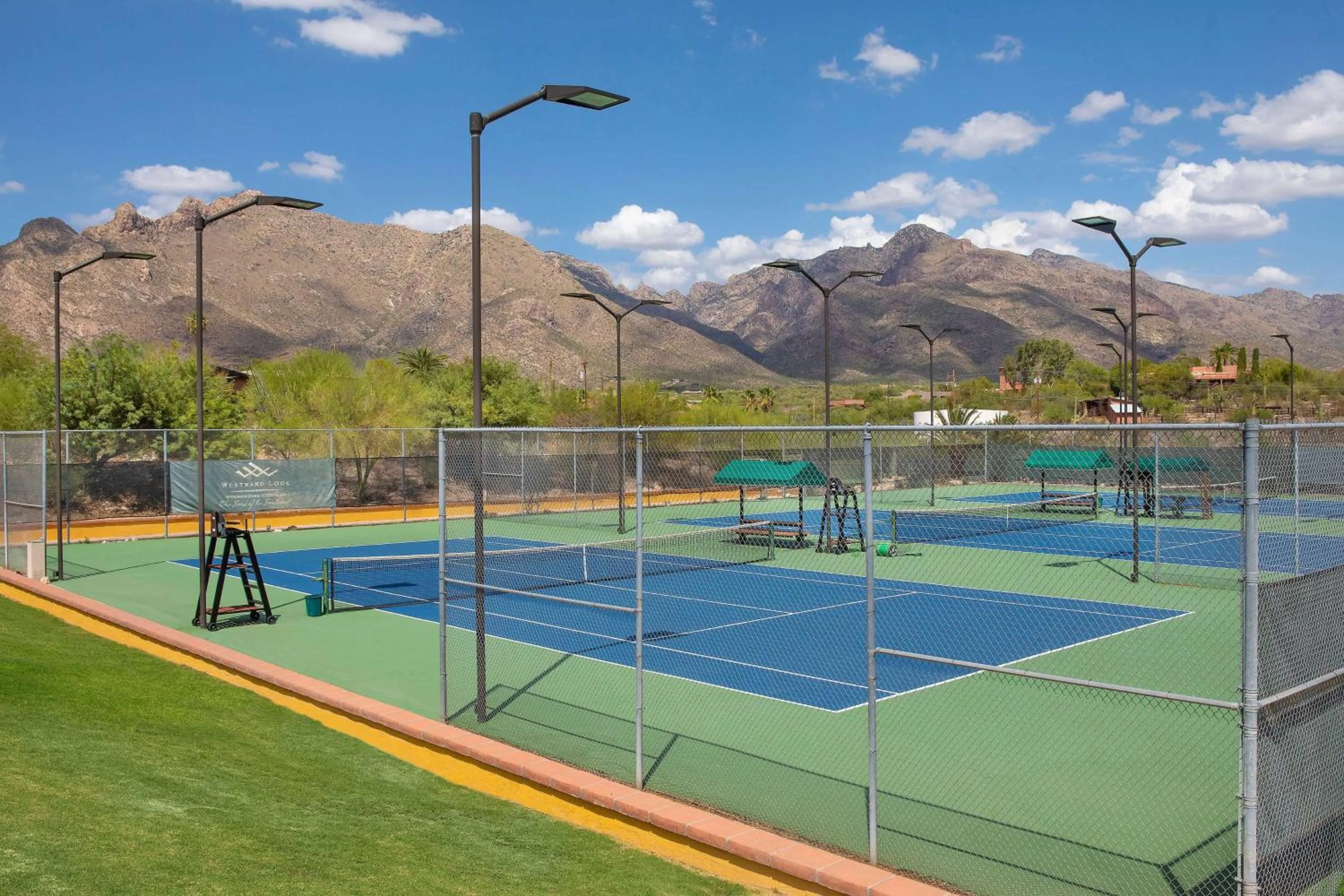 Tennis court in Westward Look Wyndham Grand Resort & Spa