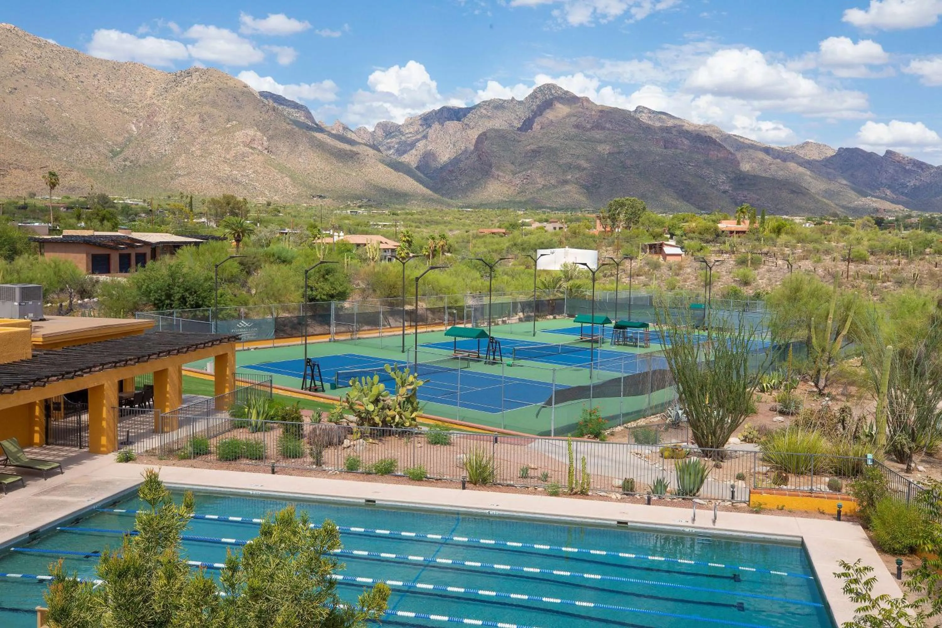Tennis court in Westward Look Wyndham Grand Resort & Spa