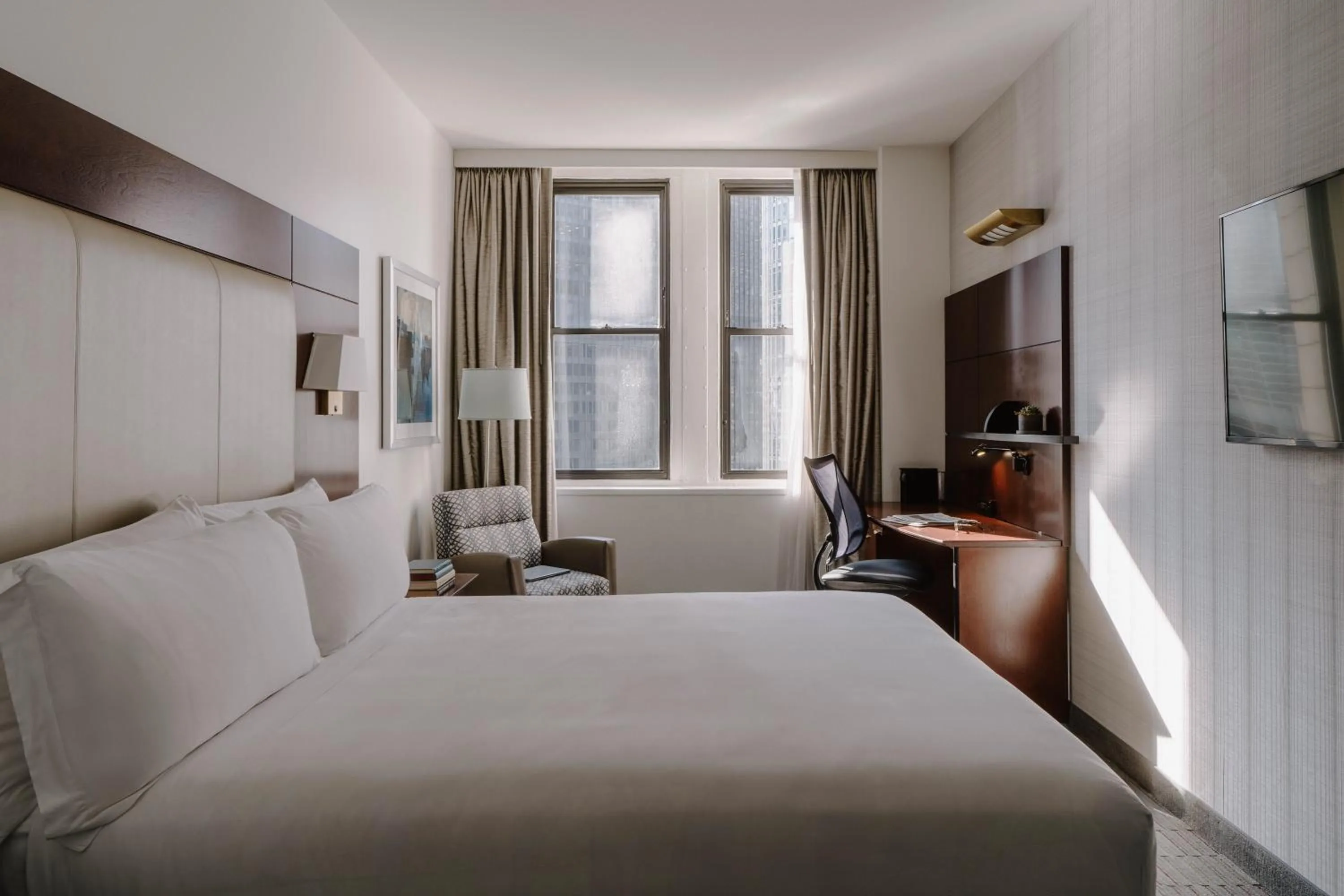 Bedroom, Bed in River Hotel