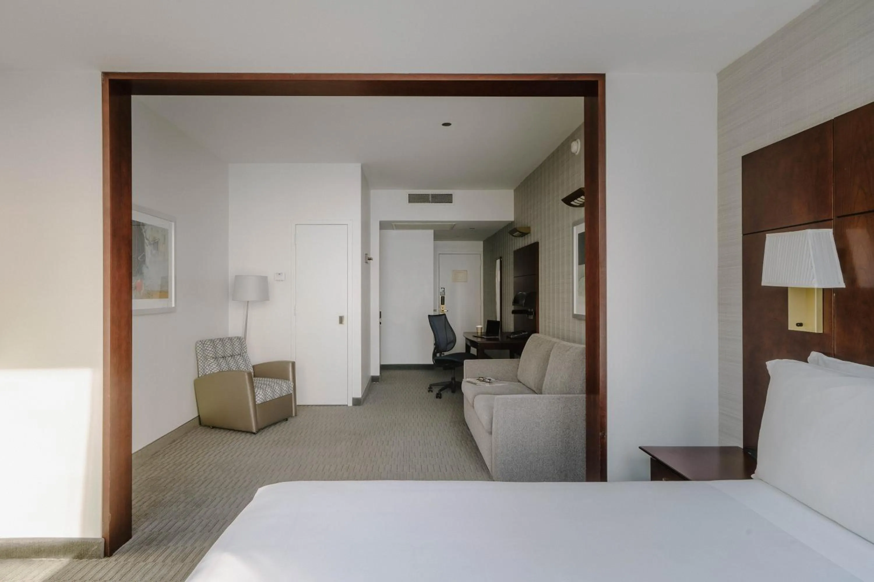 Bedroom, Bed in River Hotel