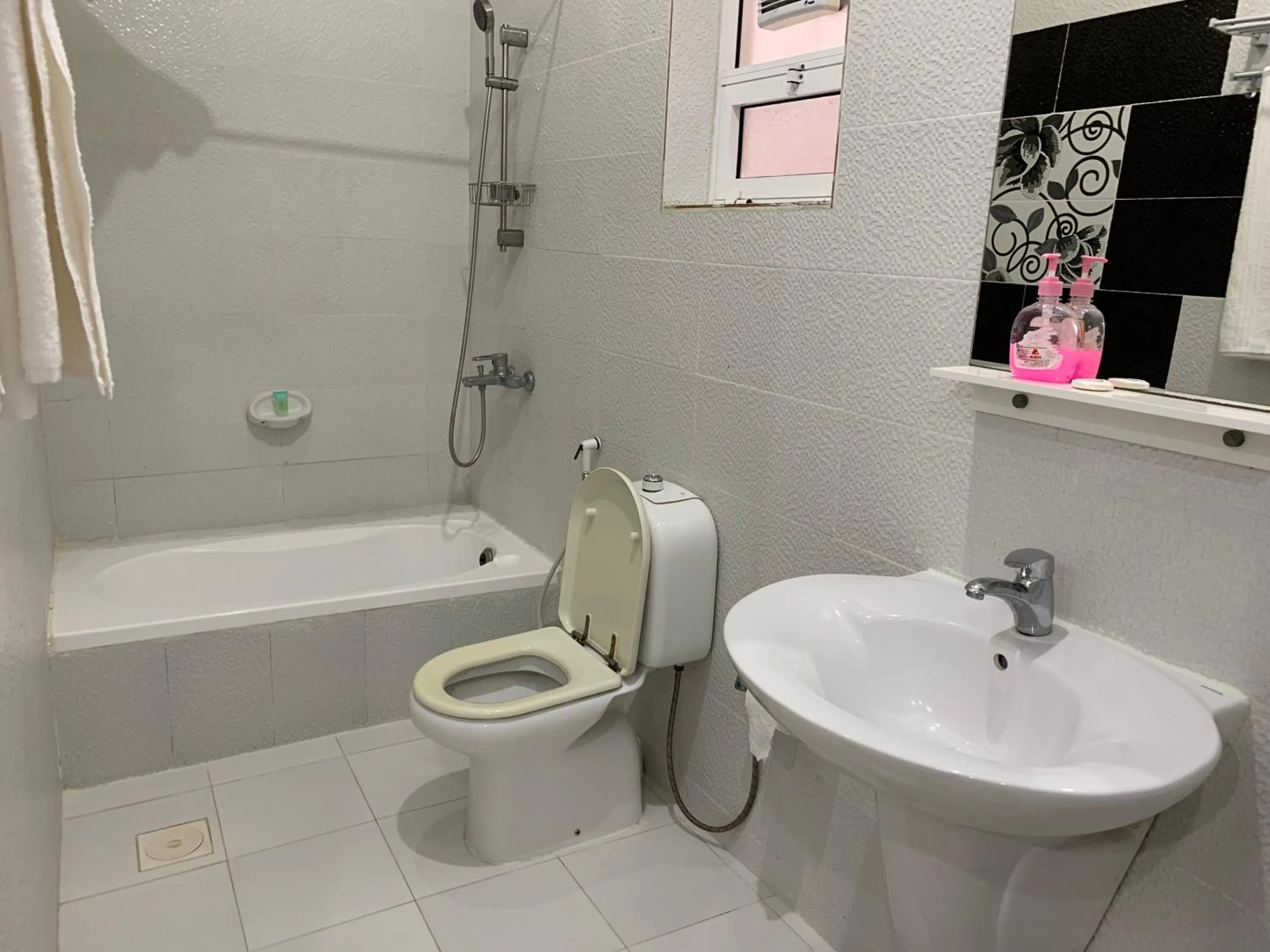 Shower in Oriental Nights Rest House