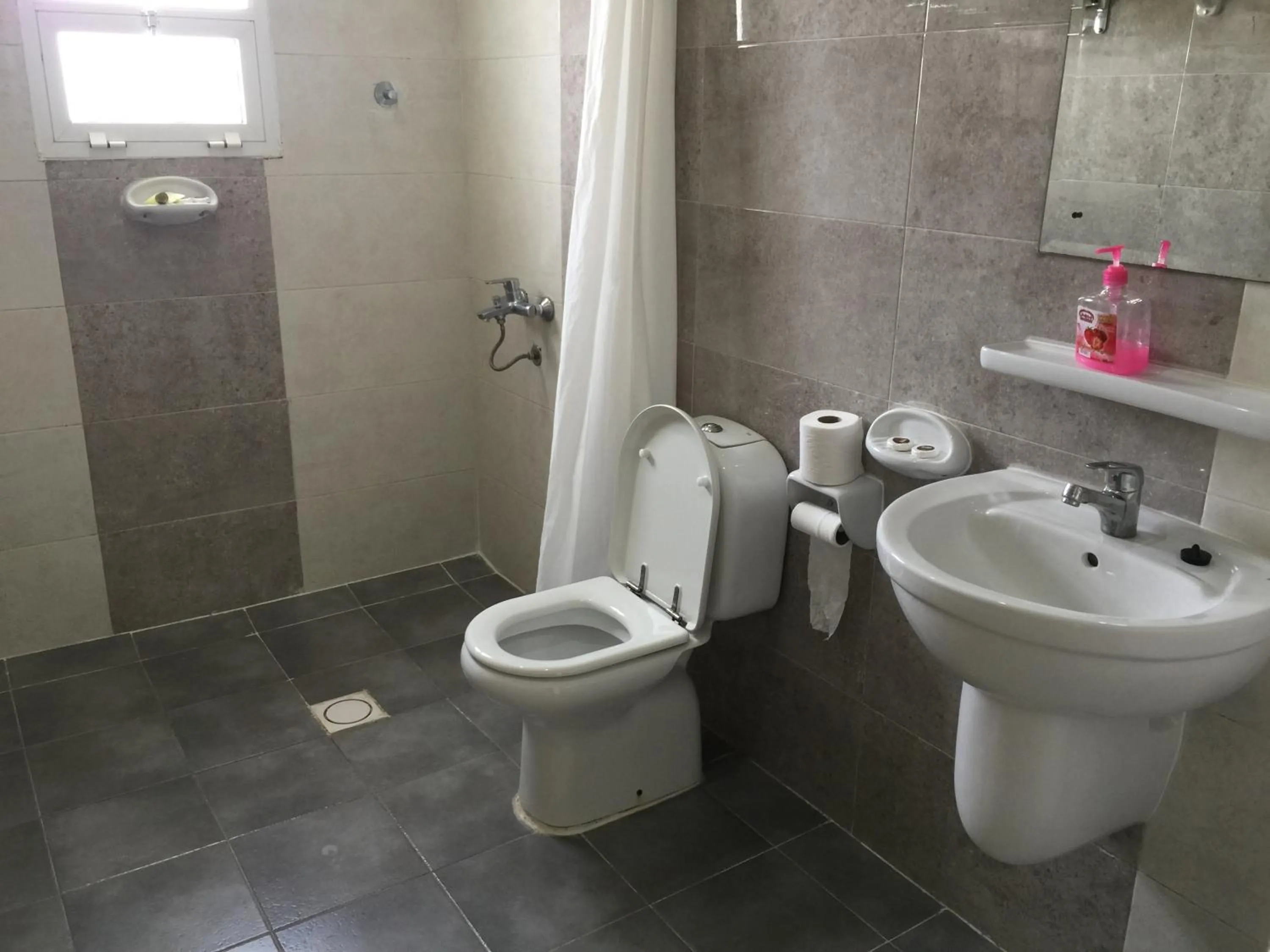 Toilet in Oriental Nights Rest House