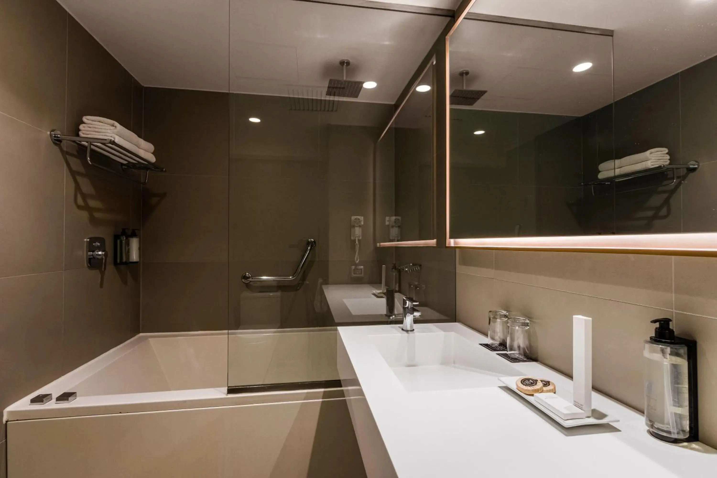 Bathroom in Dazzler by Wyndham Lima San Isidro Bathroom in Dazzler by Wyndham Lima San Isidro