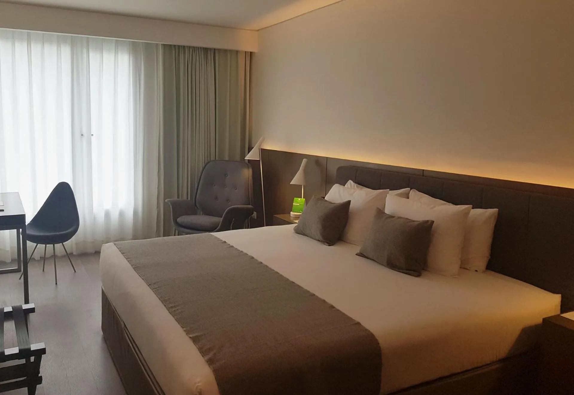 Bedroom, Bed in Dazzler by Wyndham Lima San Isidro