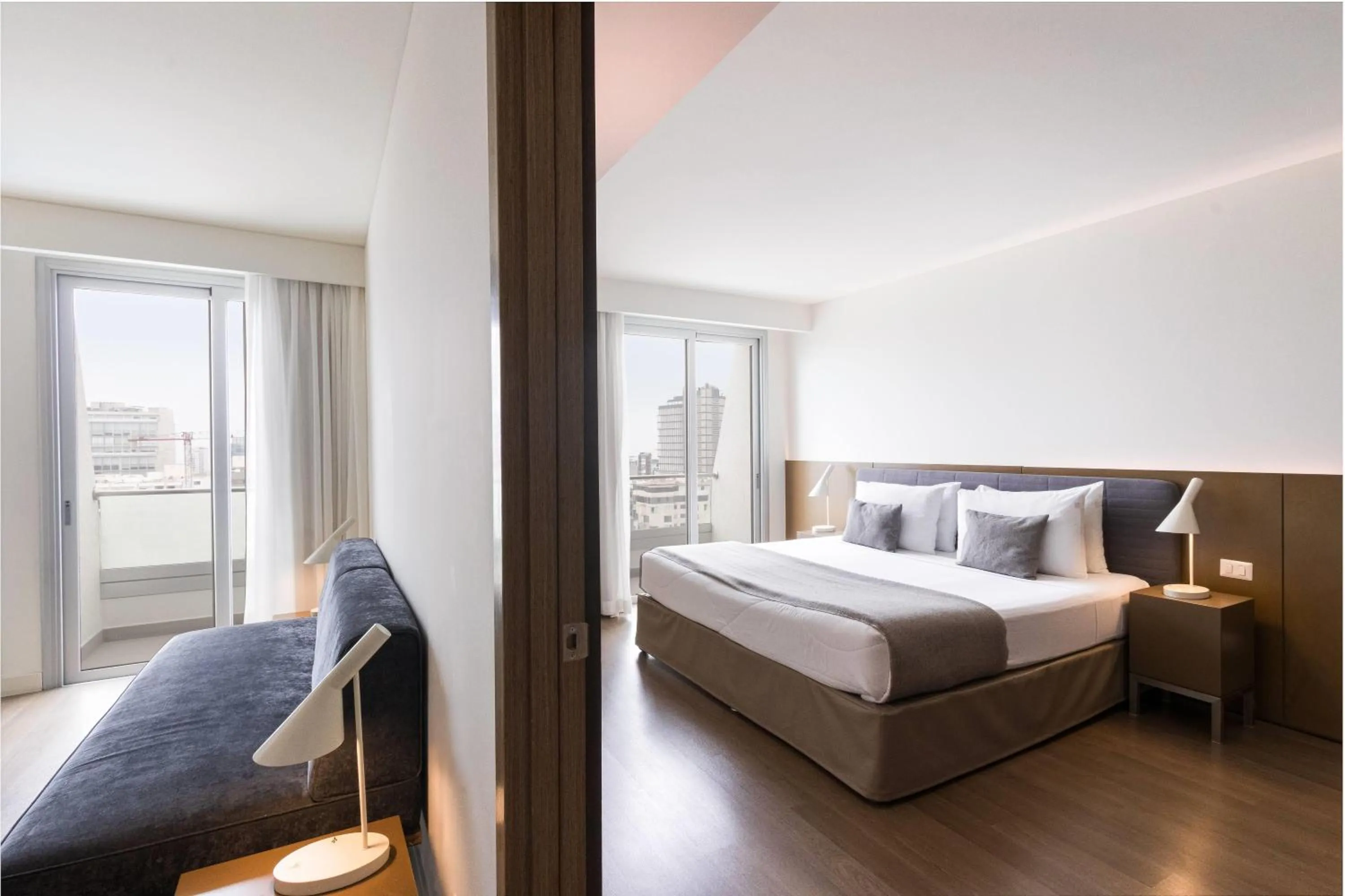 Photo of the whole room, Bed in Dazzler by Wyndham Lima San Isidro