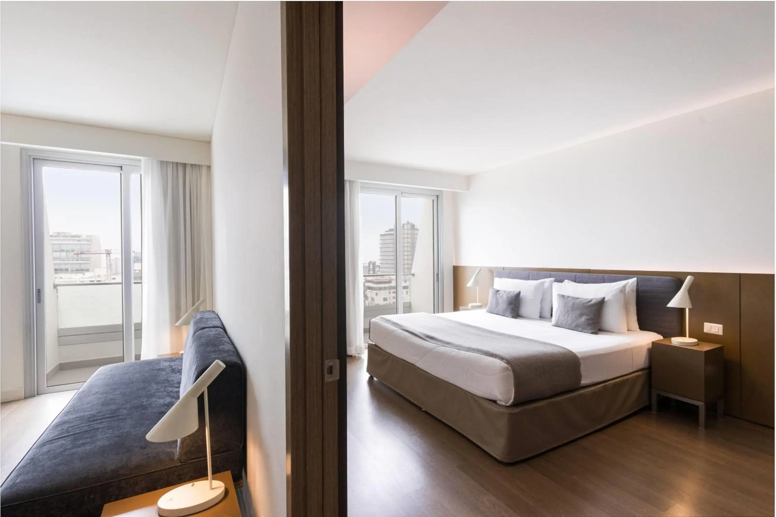 Photo of the whole room, Bed in Dazzler by Wyndham Lima San Isidro Photo of the whole room, Bed in Dazzler by Wyndham Lima San Isidro