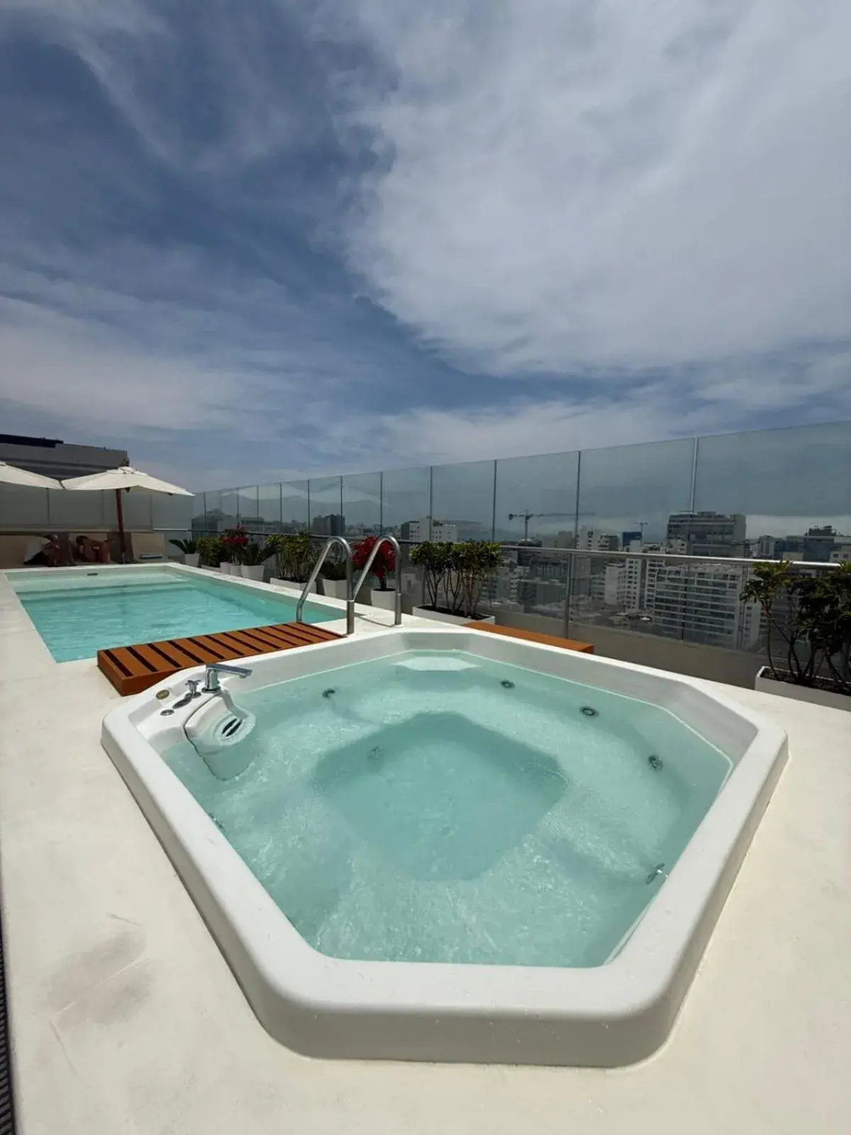 Swimming pool in Dazzler by Wyndham Lima San Isidro Swimming pool in Dazzler by Wyndham Lima San Isidro