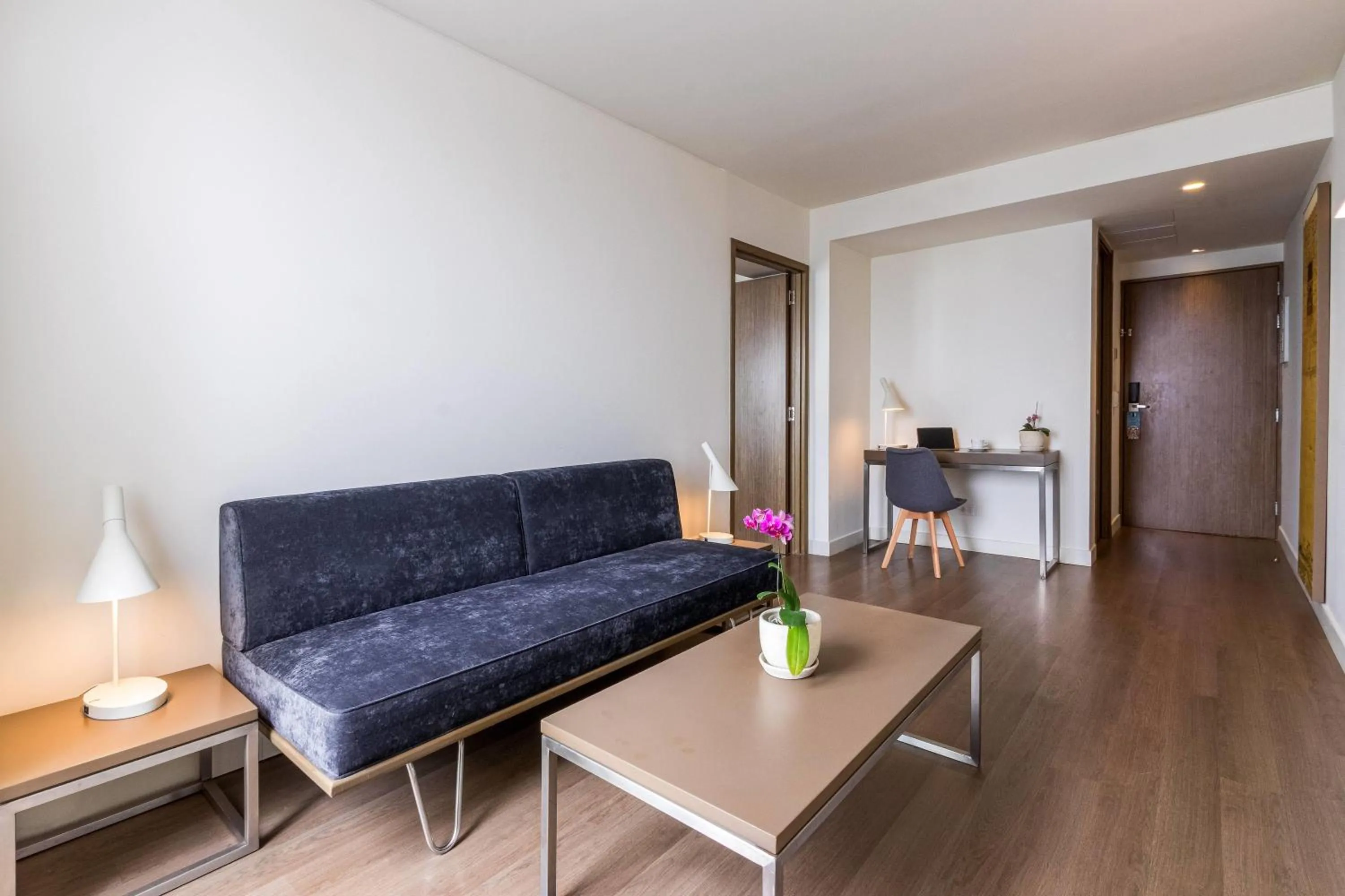 Photo of the whole room in Dazzler by Wyndham Lima San Isidro