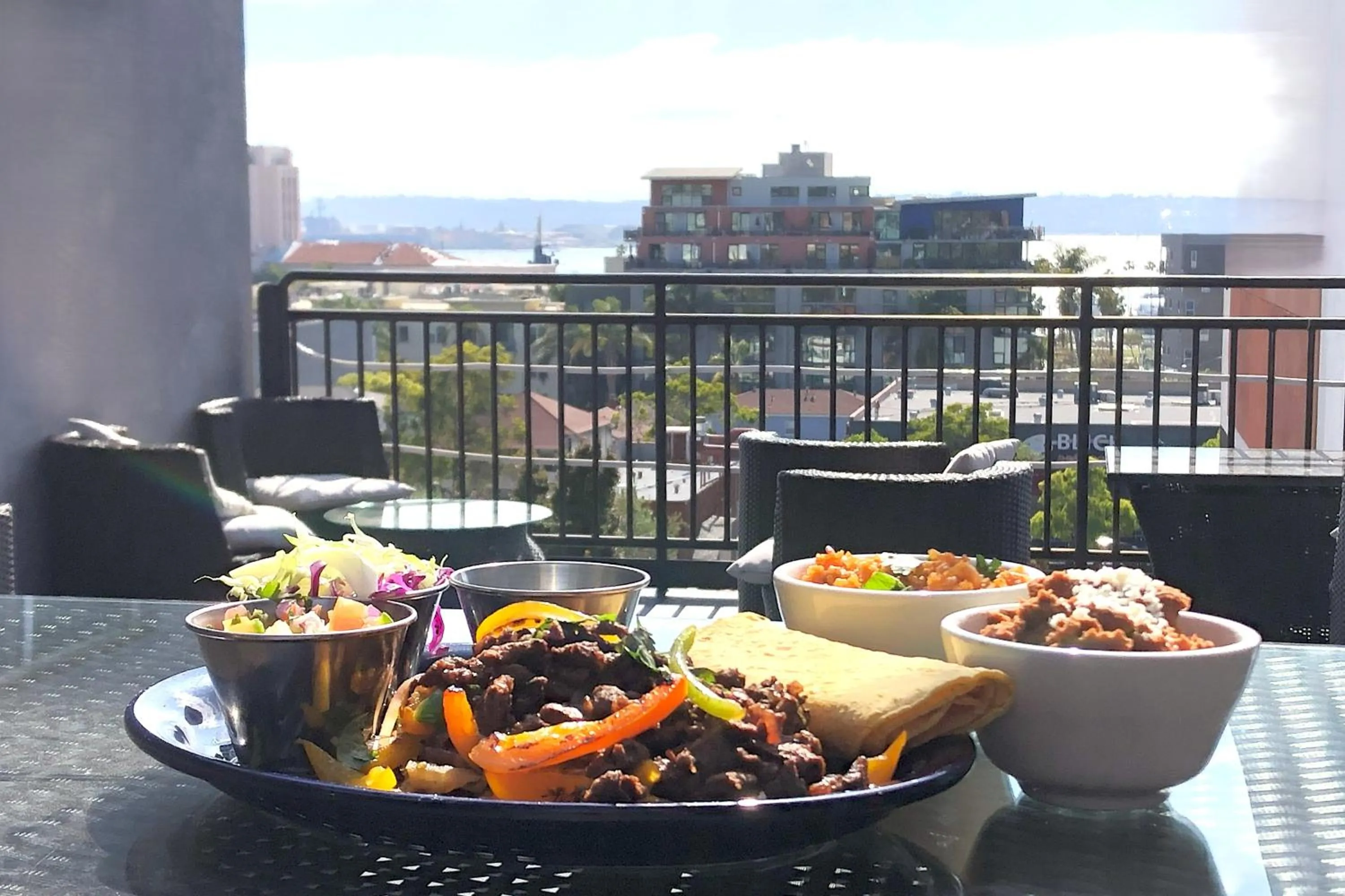 Restaurant/places to eat in Porto Vista Hotel In Little Italy