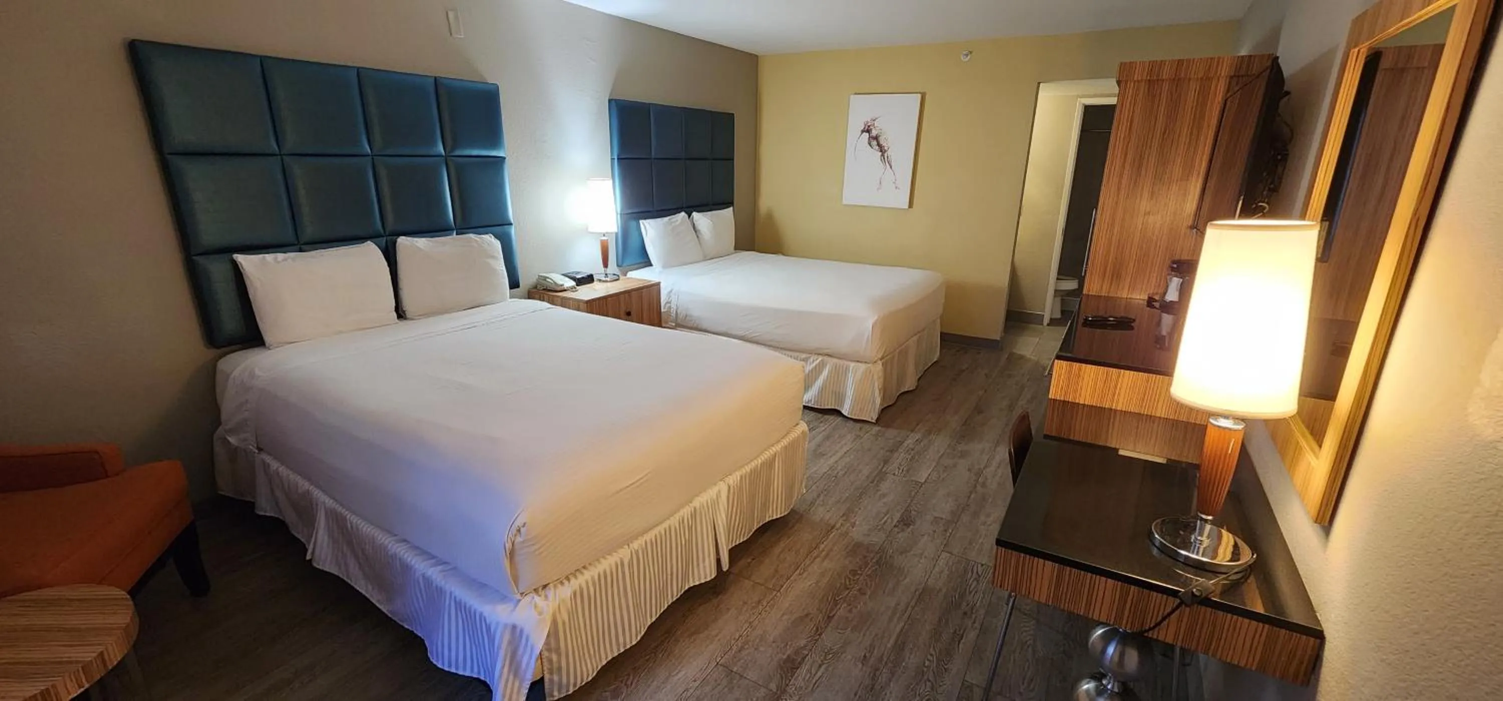 Bed in Porto Vista Hotel In Little Italy