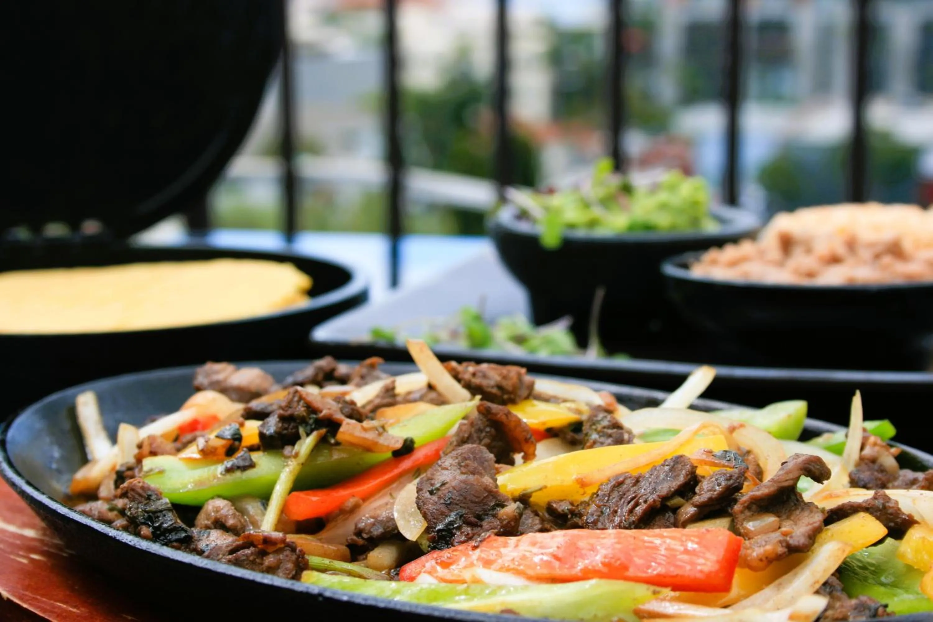 Restaurant/places to eat in Porto Vista Hotel In Little Italy