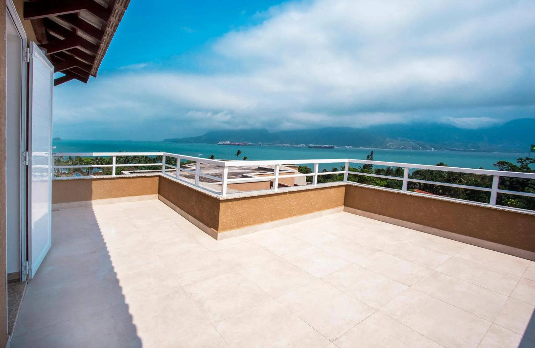 Sea view in Ilhabela Beach Residences