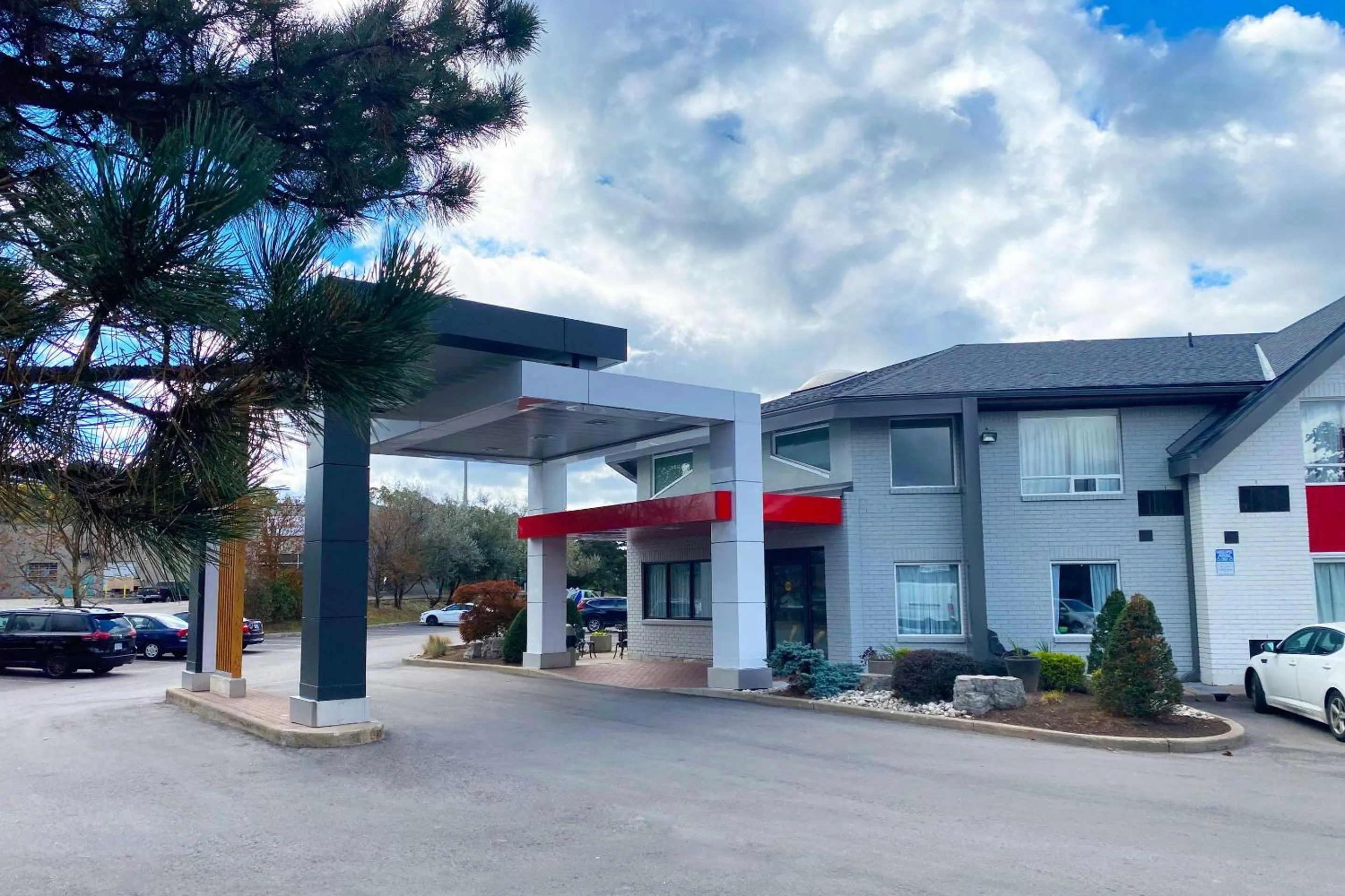 Property building in Comfort Inn