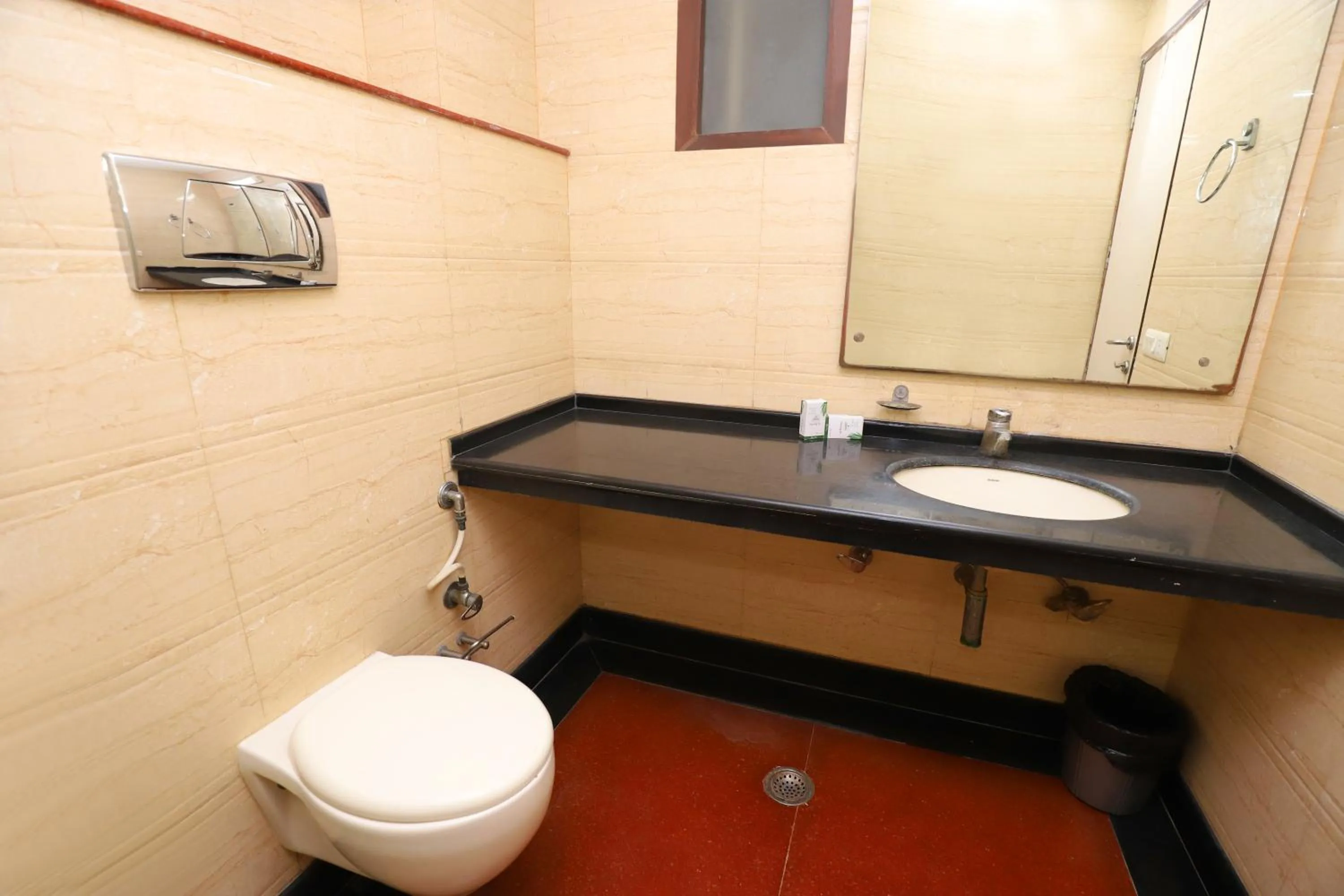 Bathroom in Hotel Shanti Villa- New Delhi Railway Station