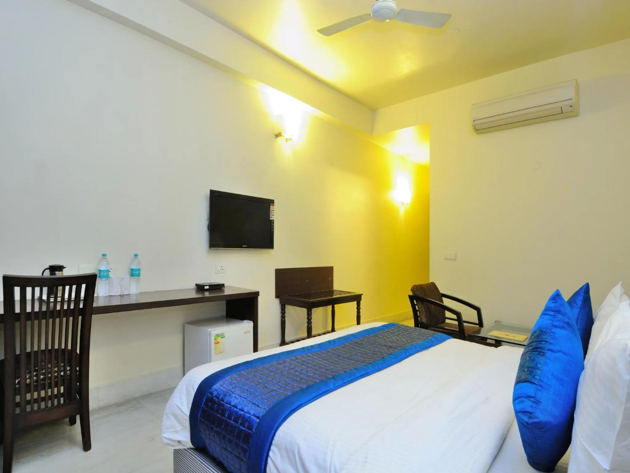 Bedroom, Bed in Hotel Shanti Villa- New Delhi Railway Station