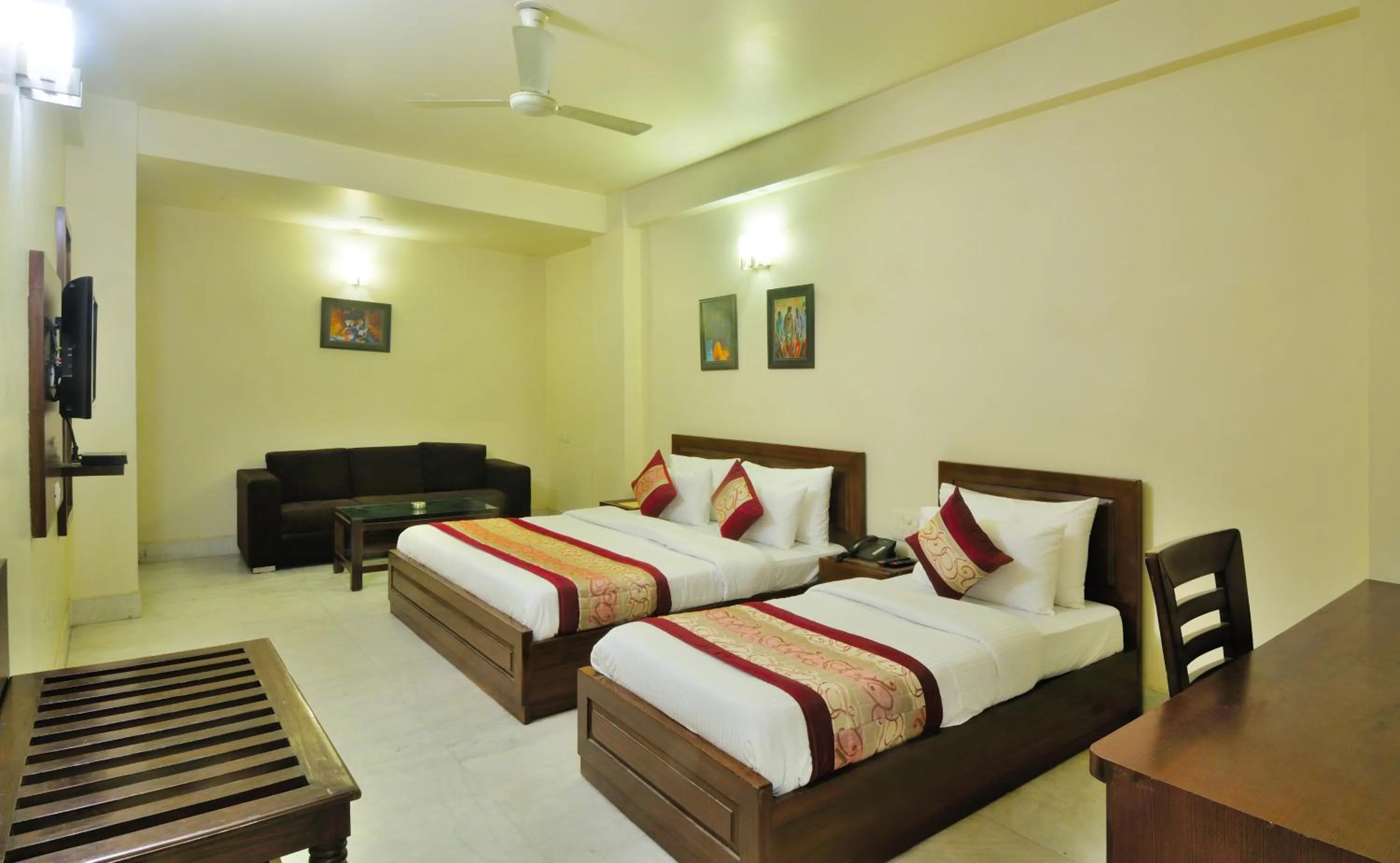 Bedroom, Bed in Hotel Shanti Villa- New Delhi Railway Station