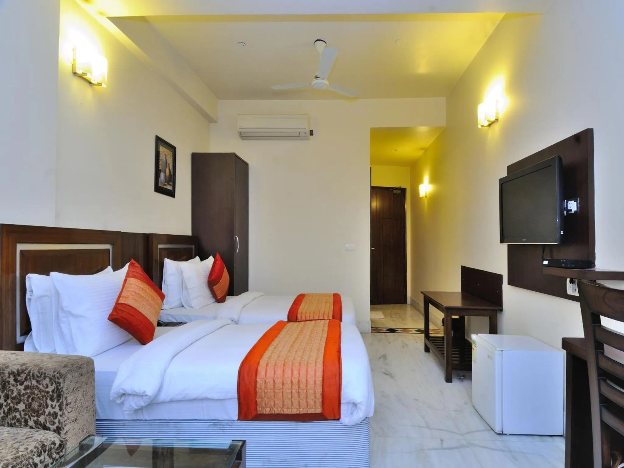 Bedroom, Bed in Hotel Shanti Villa- New Delhi Railway Station