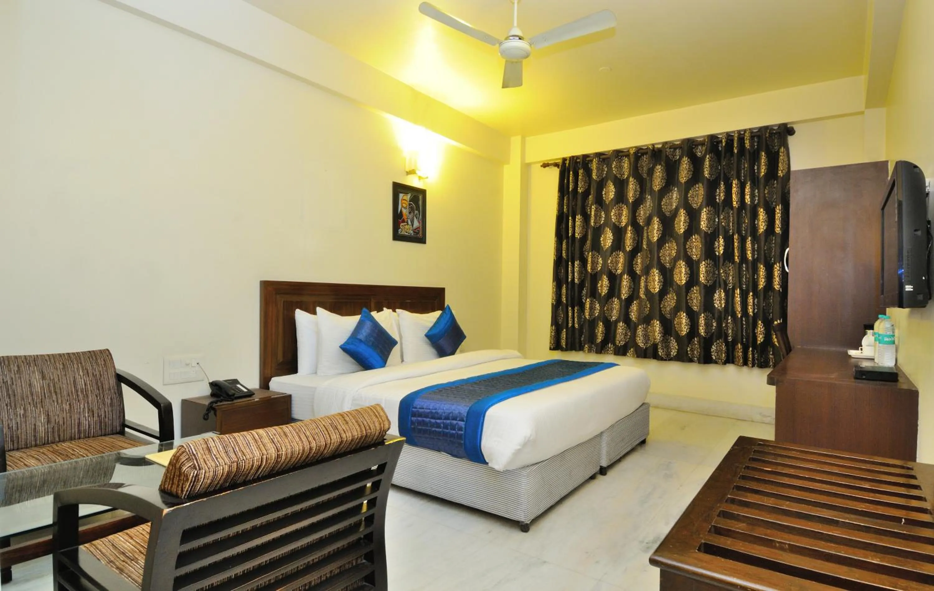 Bedroom, Bed in Hotel Shanti Villa- New Delhi Railway Station