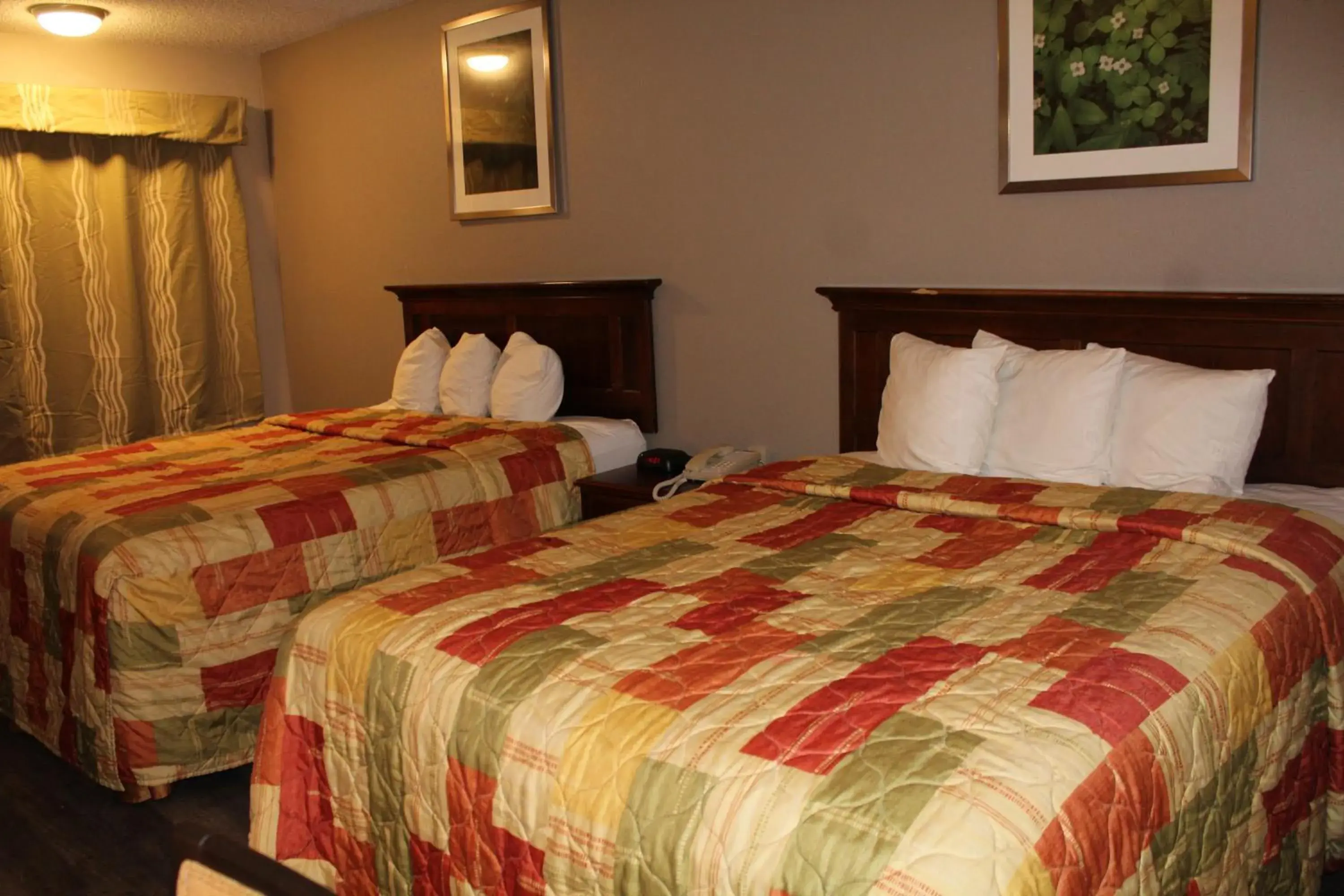 Bed in Regency Inn Bed in Regency Inn