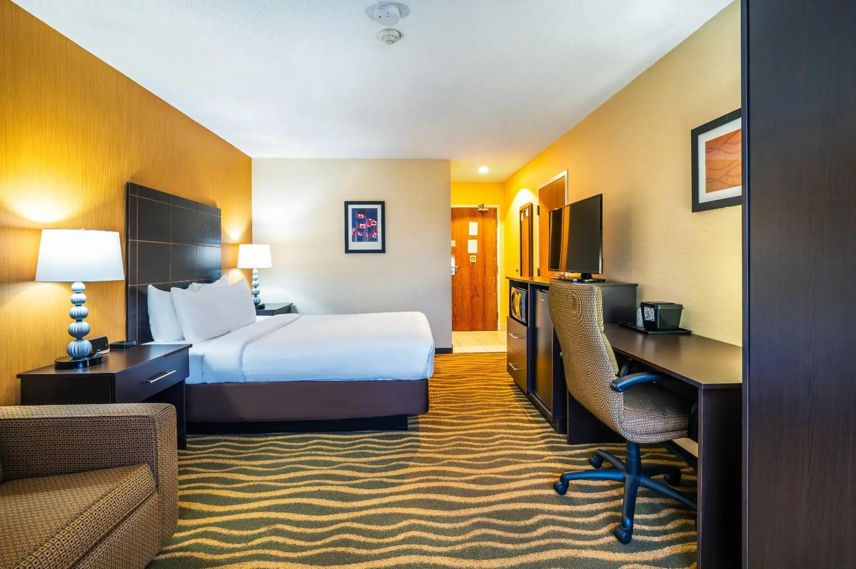 Bedroom, Bed in Quality Inn Bedroom, Bed in Quality Inn