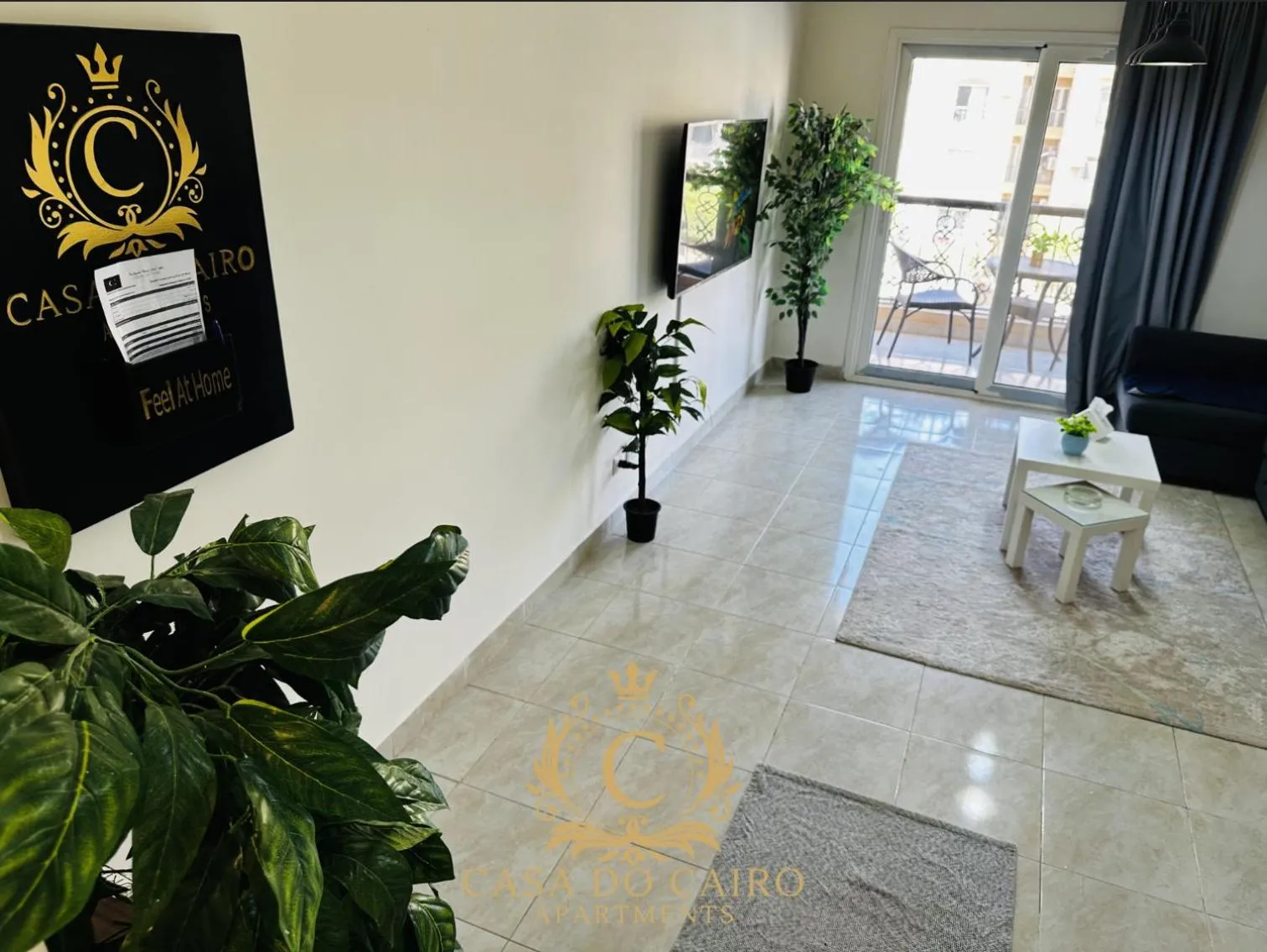 Communal lounge/ TV room in Casa Do Cairo - Rehab City
