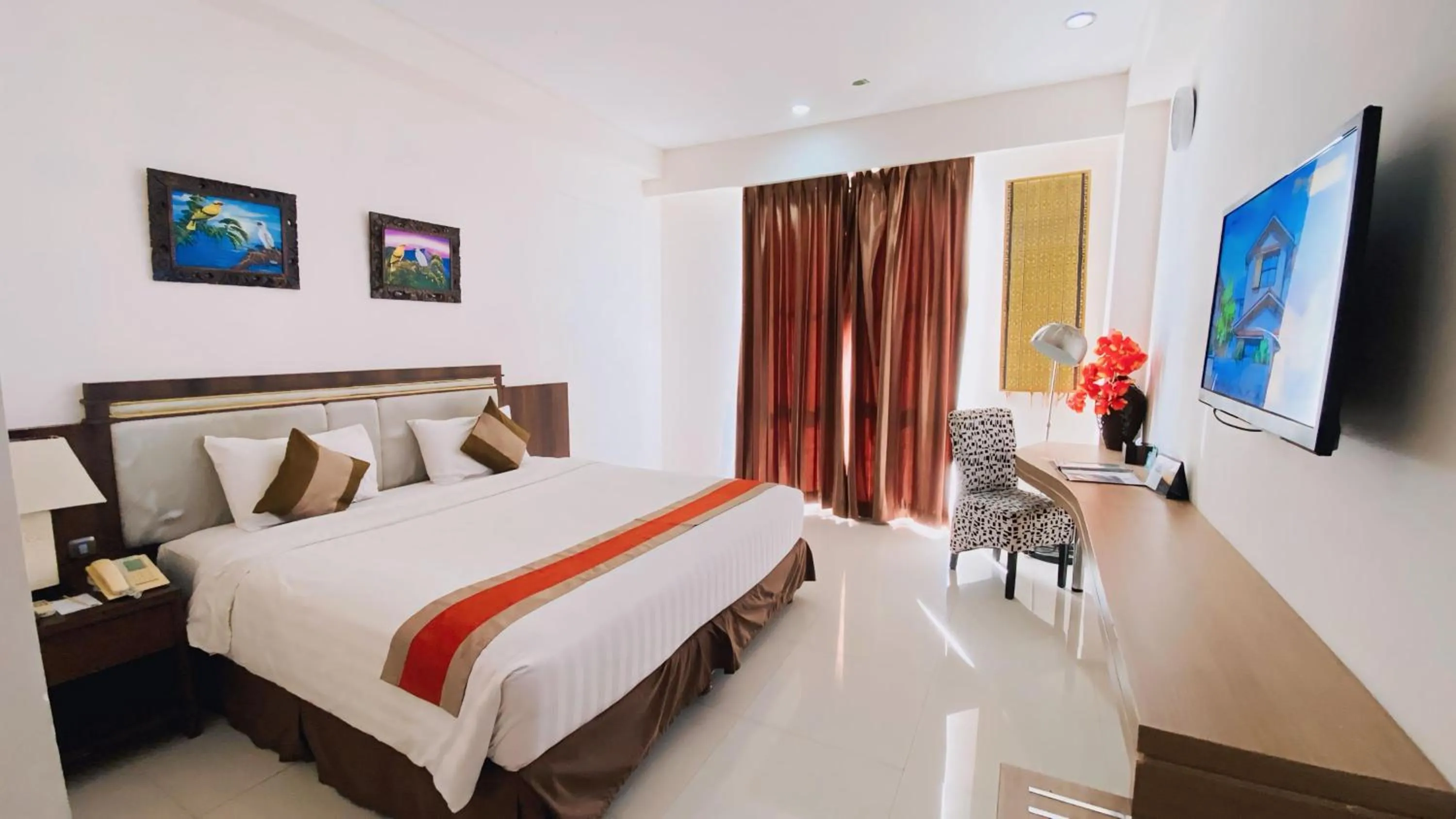 Bed in Hotel on The Rock