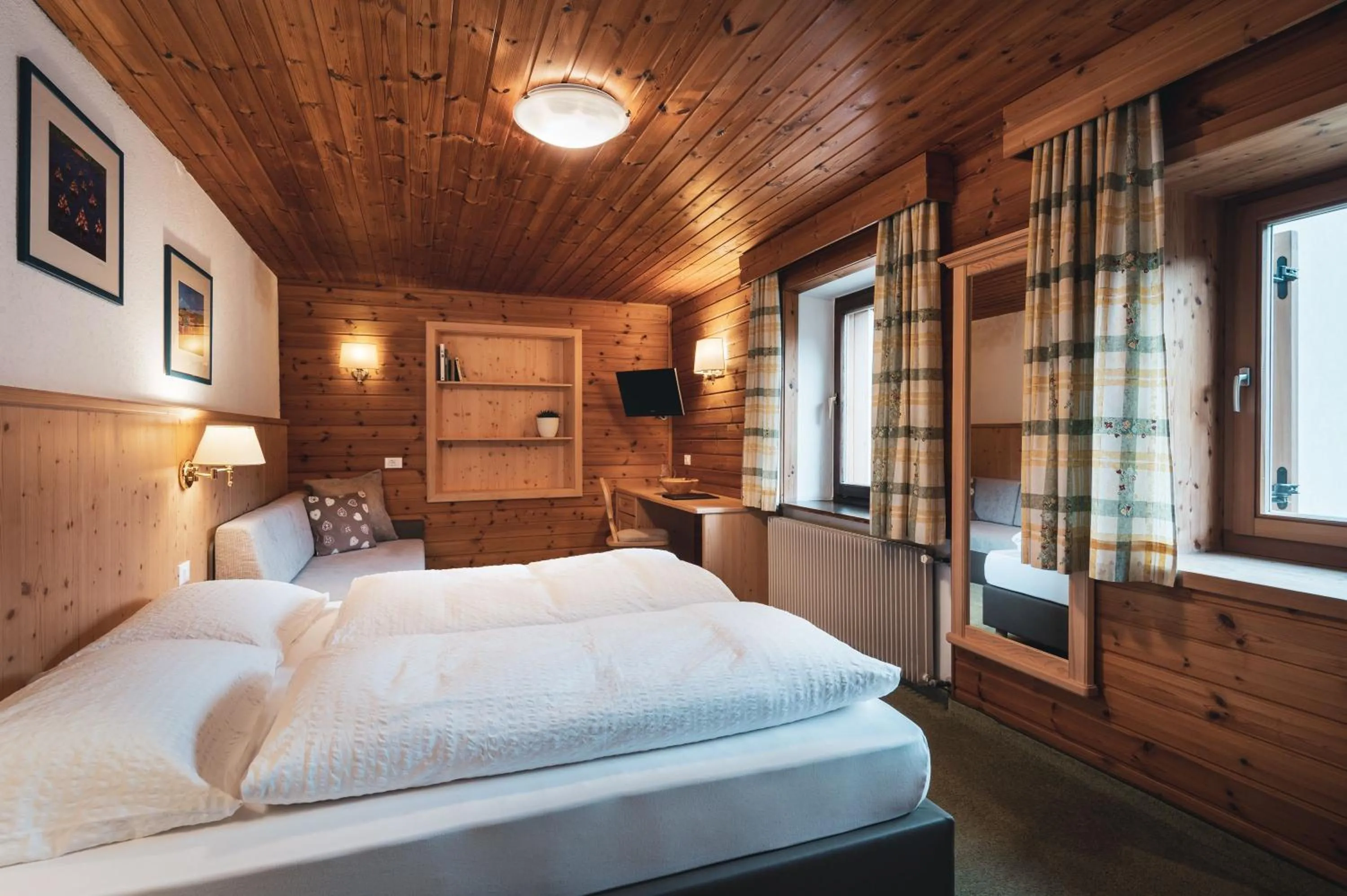 Bedroom, Bed in Garnì Iosc