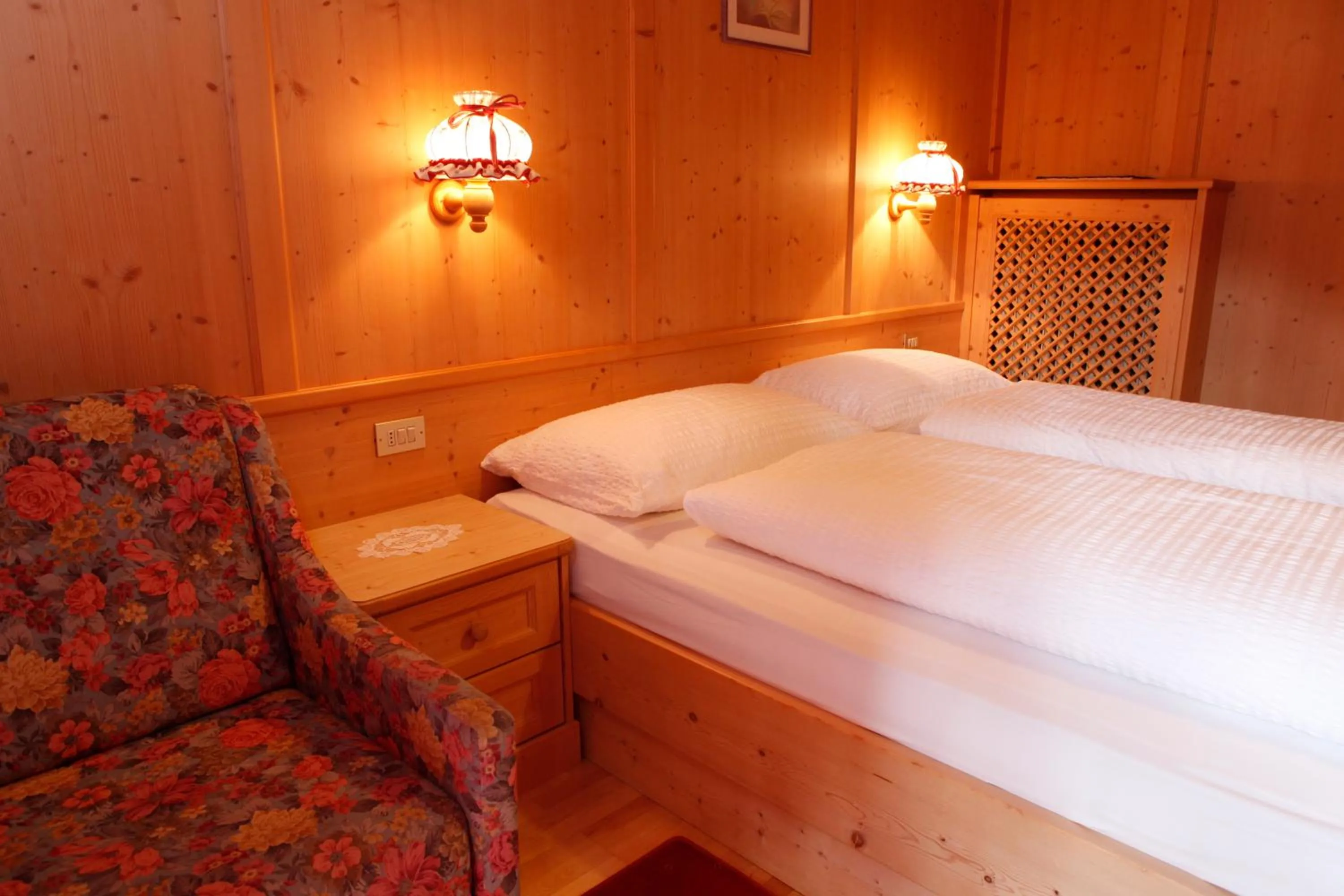 Bedroom, Bed in Garnì Iosc