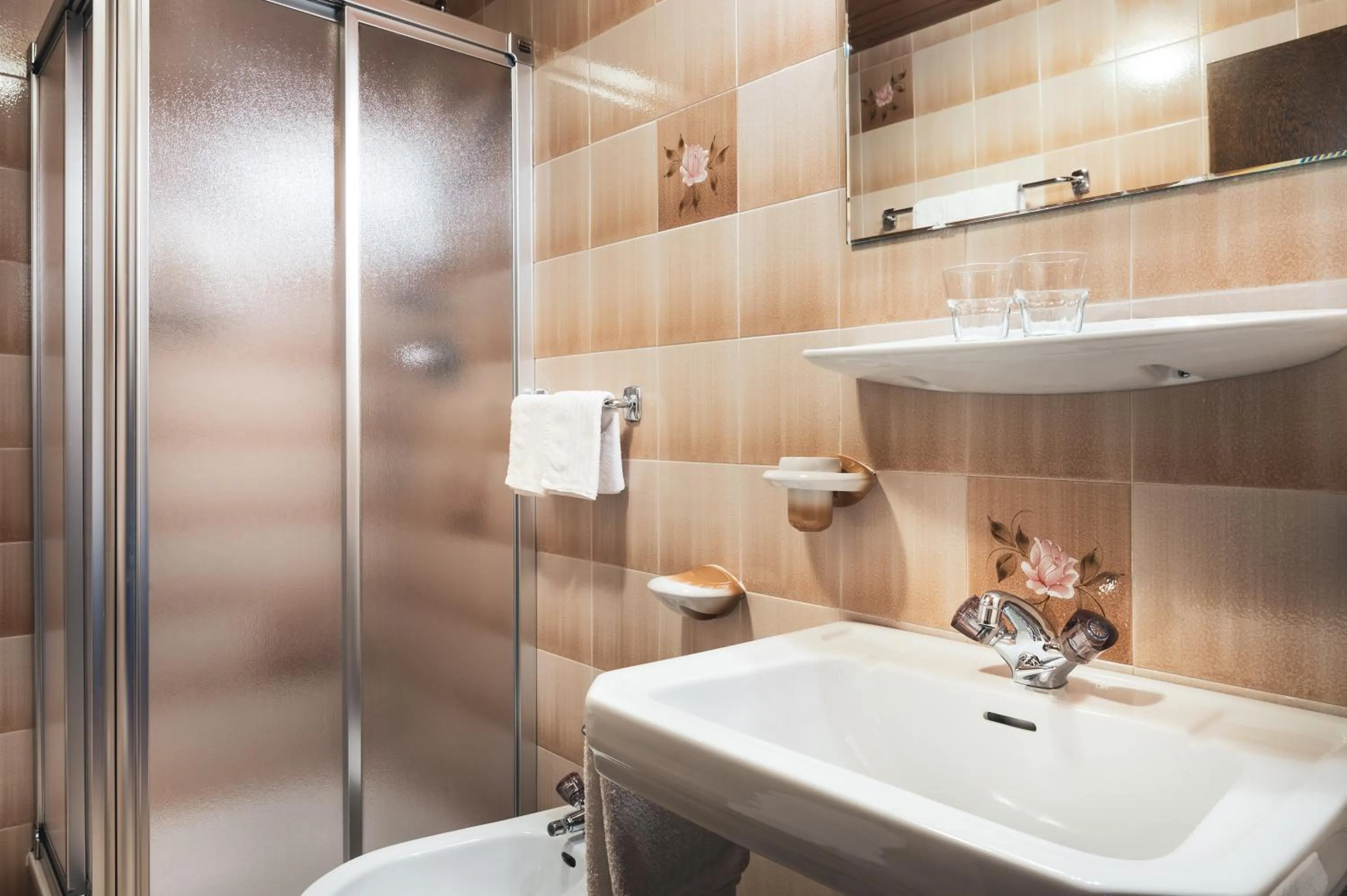 Bathroom in Garnì Iosc
