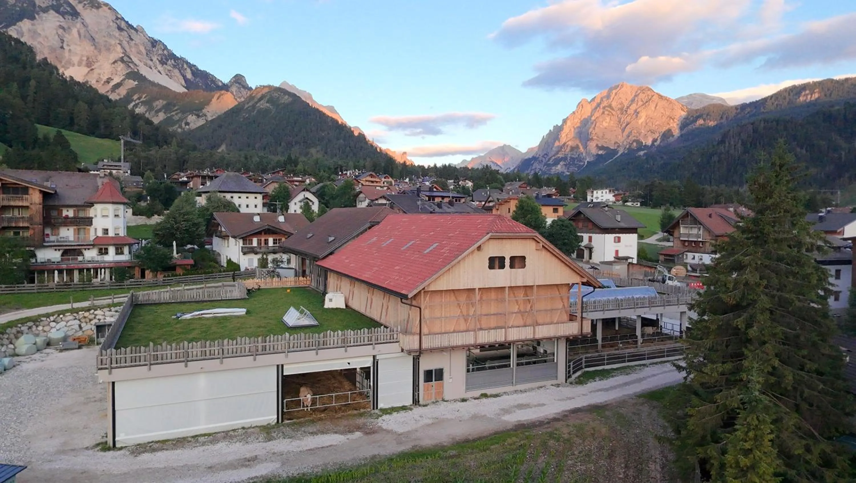 Neighbourhood in Garnì Iosc