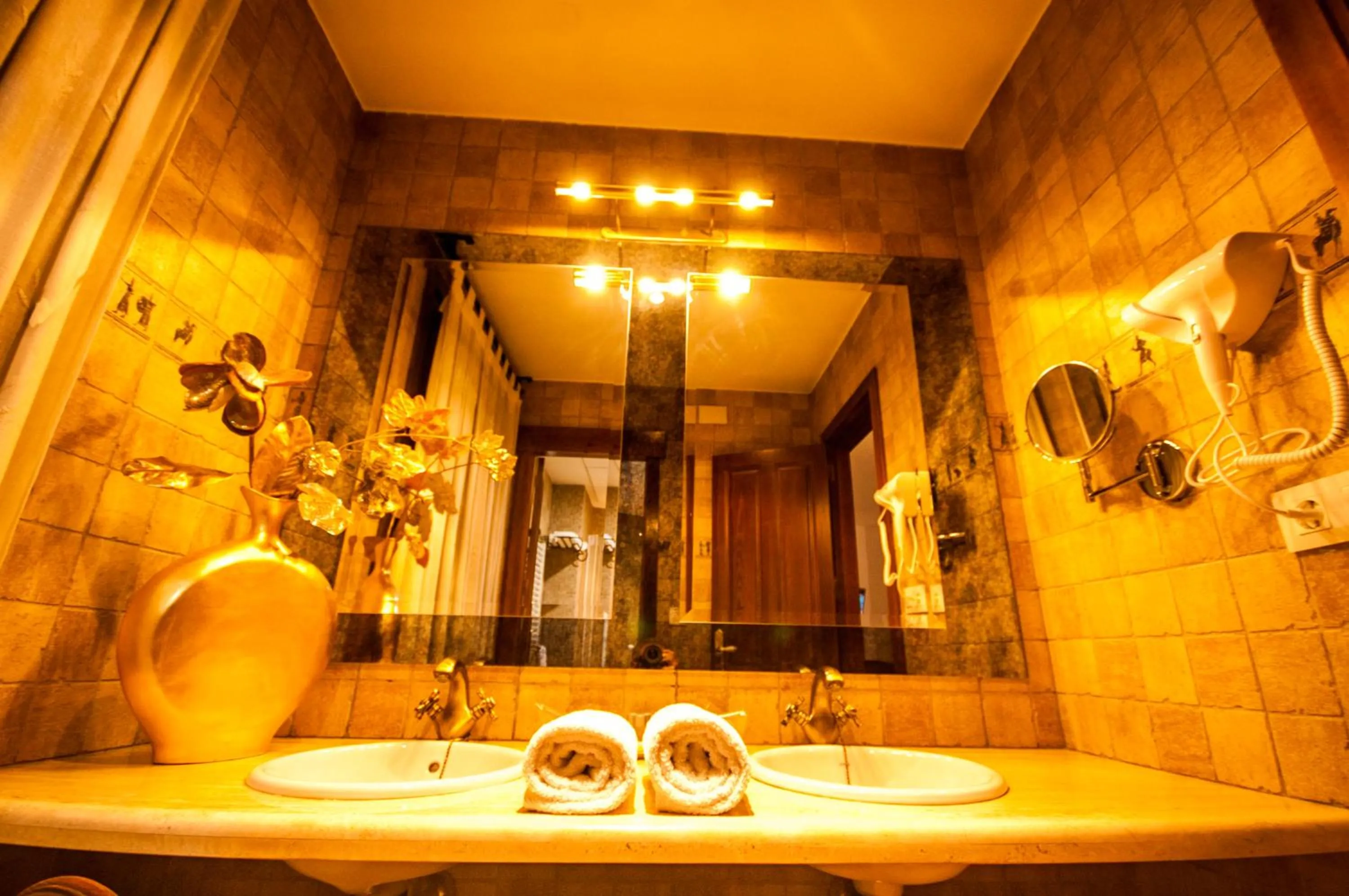 Photo of the whole room in Hotel Hc Zoom