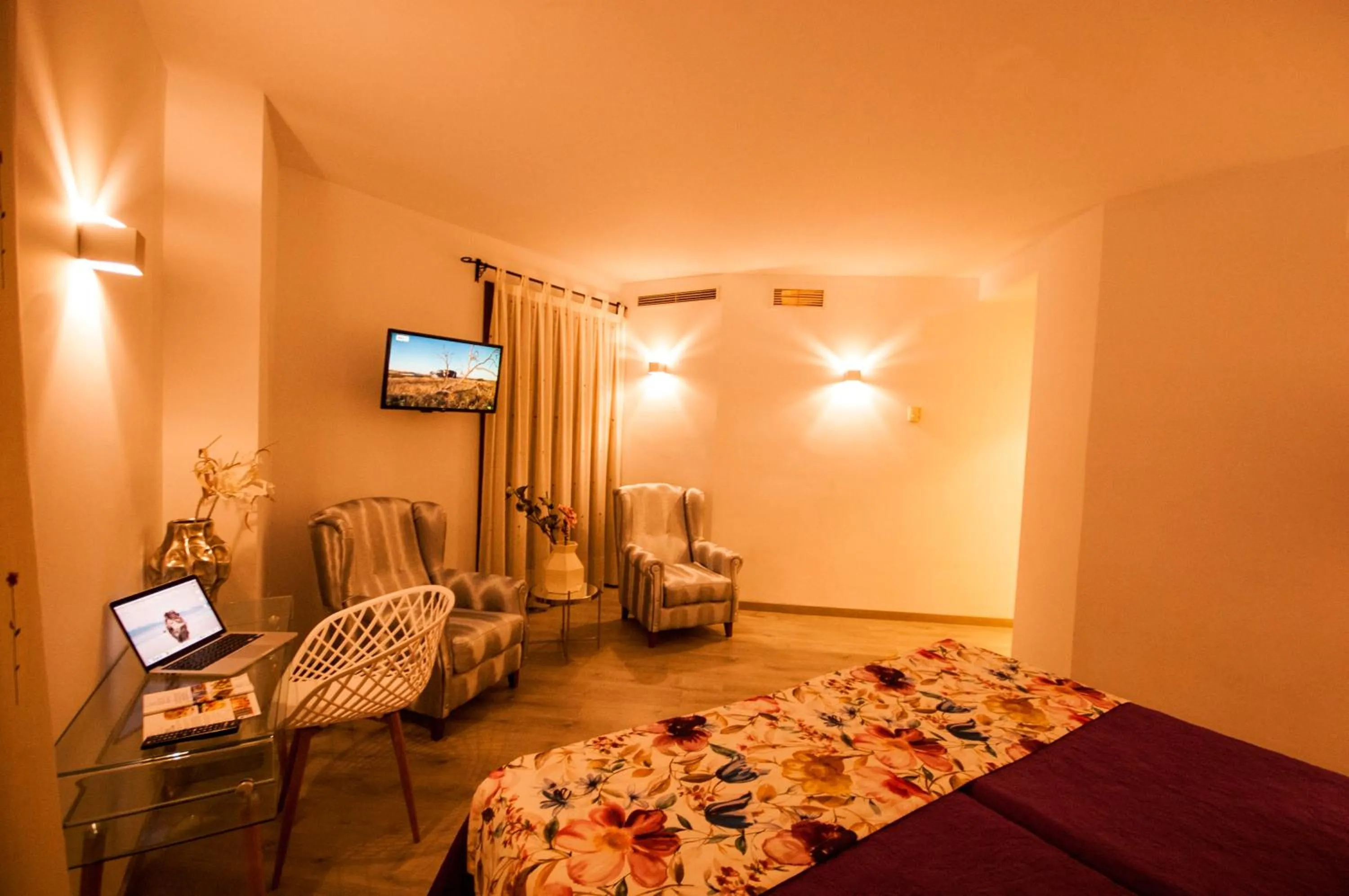 Photo of the whole room, Bed in Hotel Hc Zoom