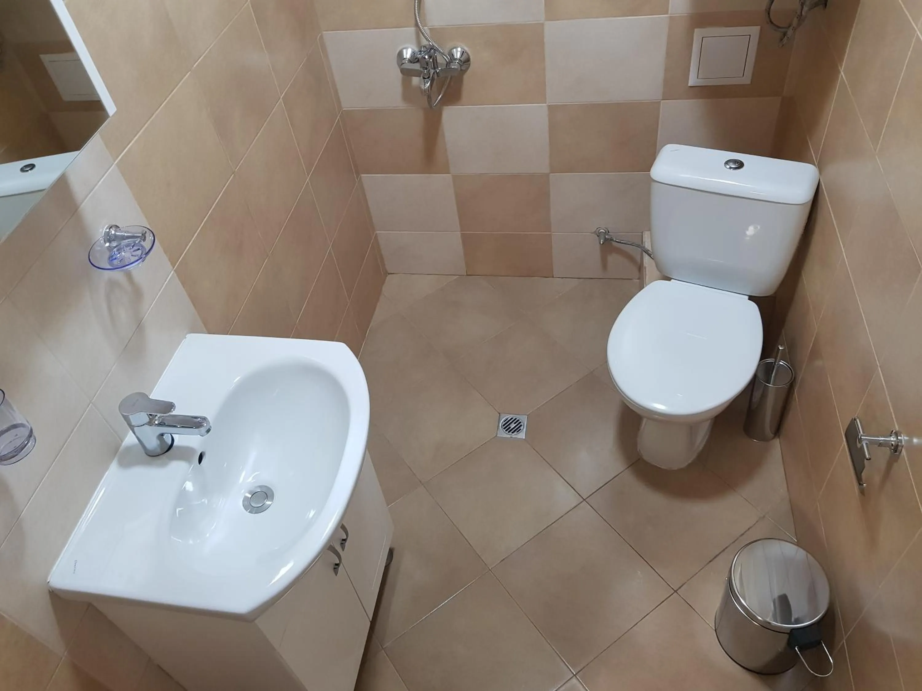 Shower in Twain Apart&Rooms