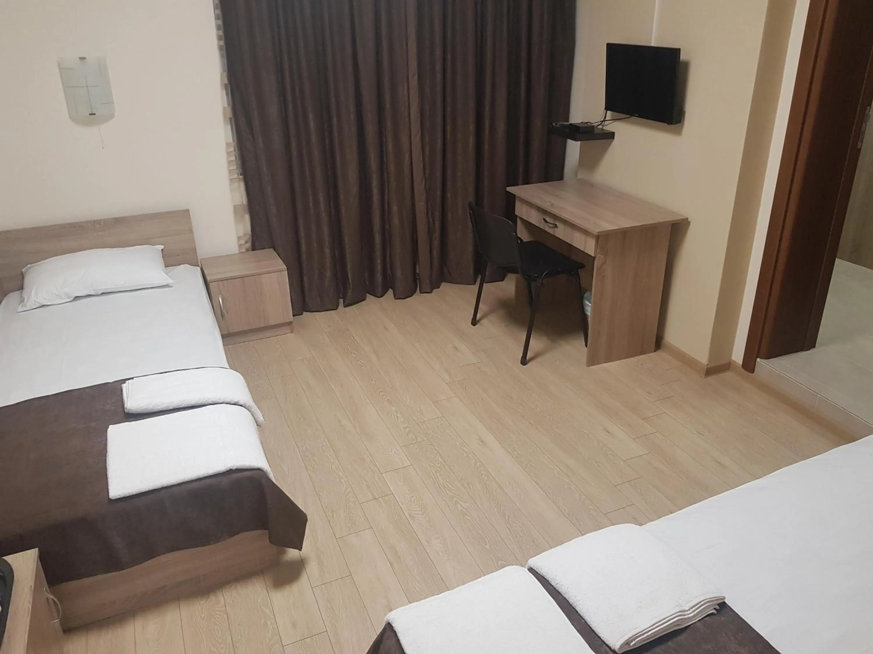 Communal lounge/ TV room, Bed in Twain Apart&Rooms