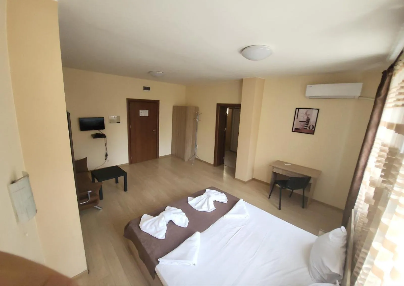 Bed in Twain Apart&Rooms