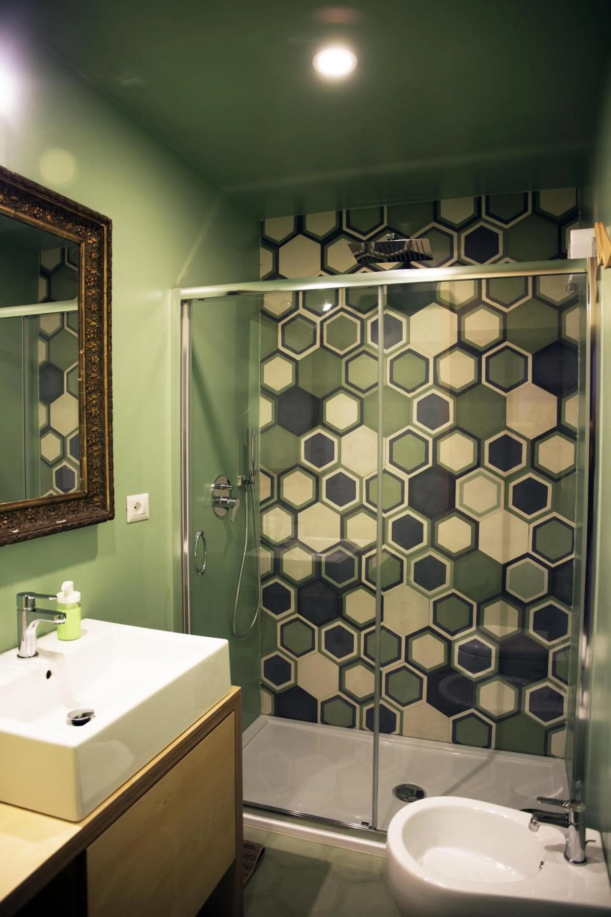 Shower in Trìcora Sicilian B&B