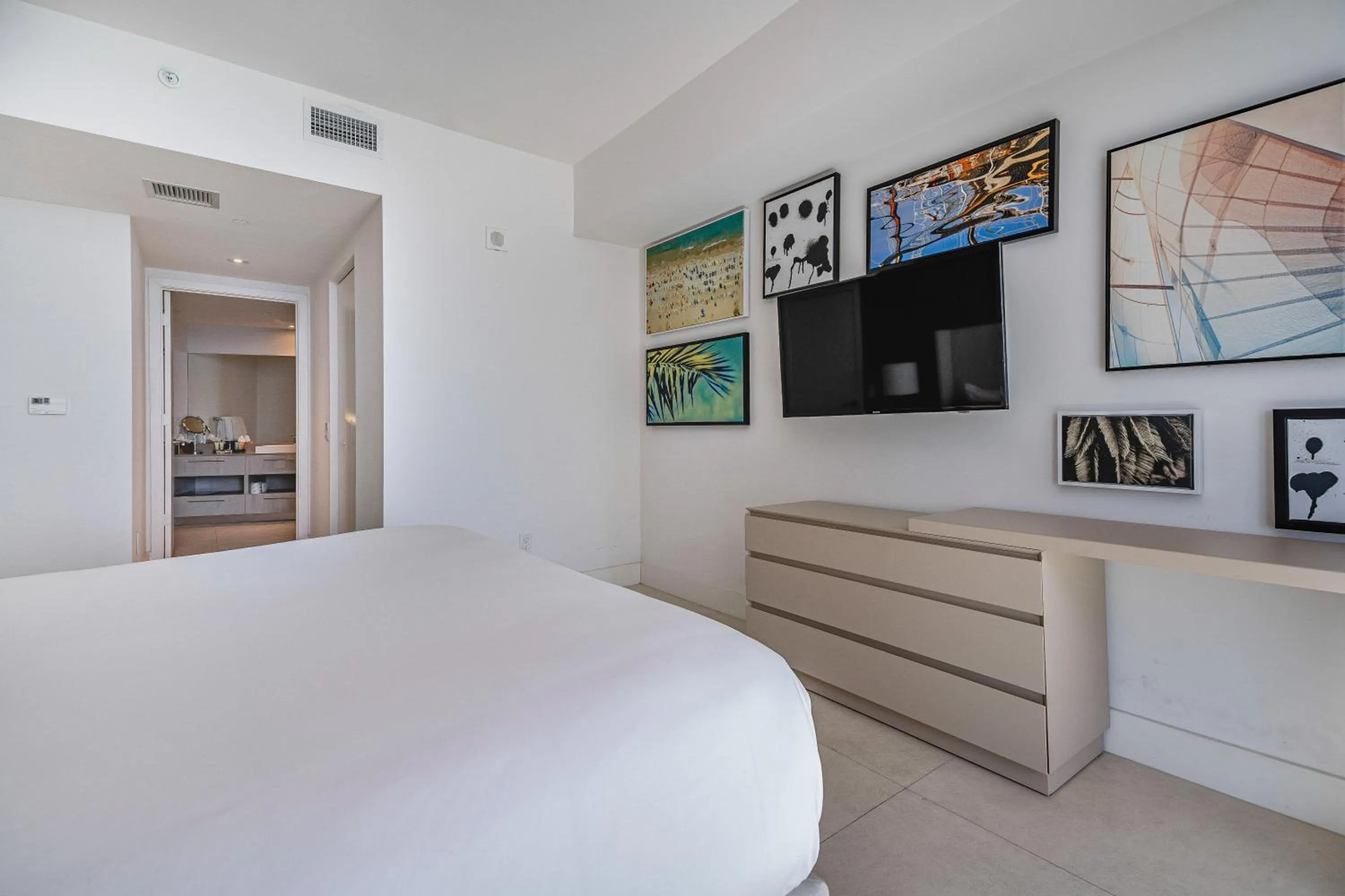TV and multimedia, Bed in Private Ocean Condos at Hyde Beach Resort & Residences