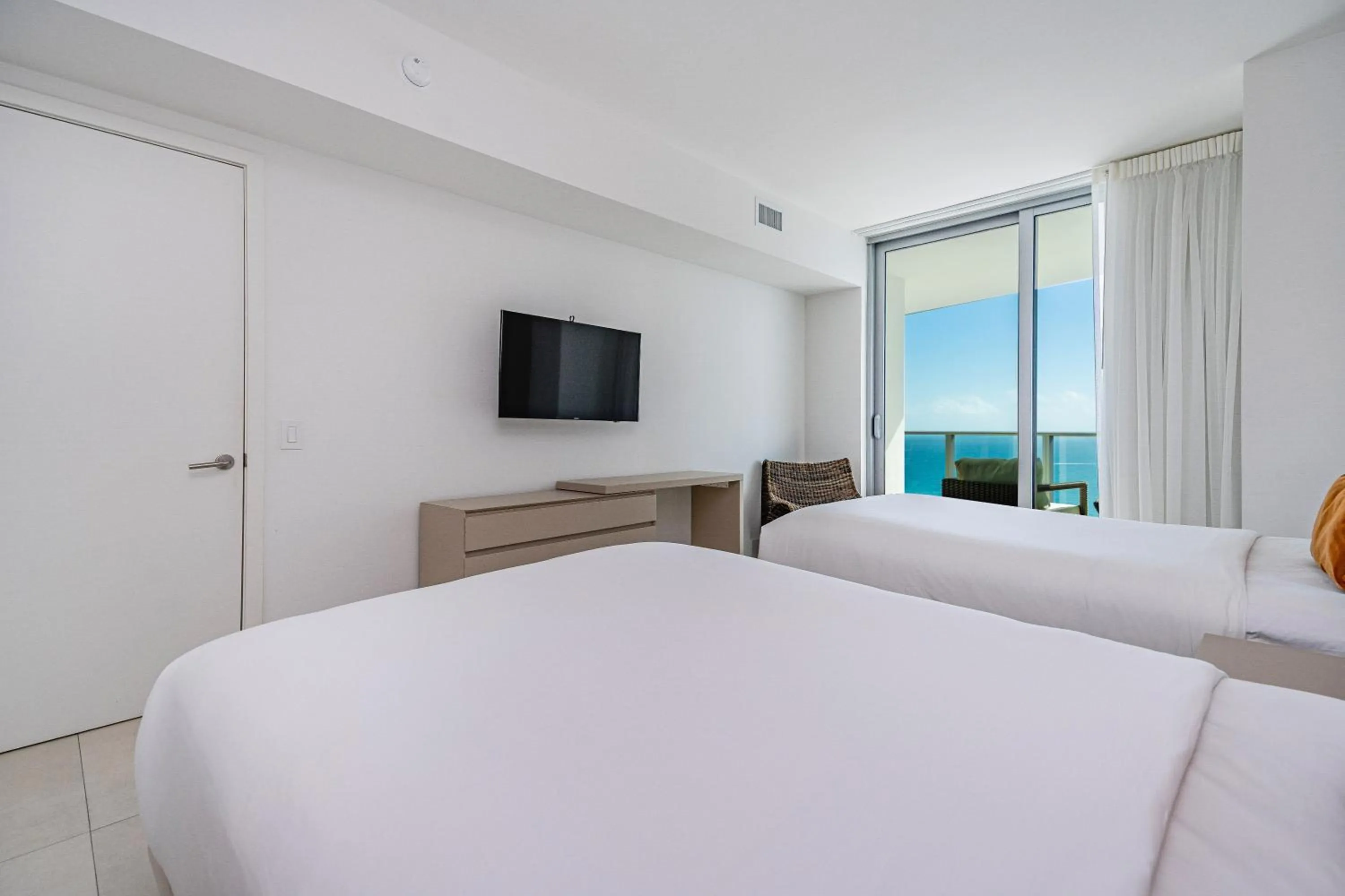 TV and multimedia, Bed in Private Ocean Condos at Hyde Beach Resort & Residences