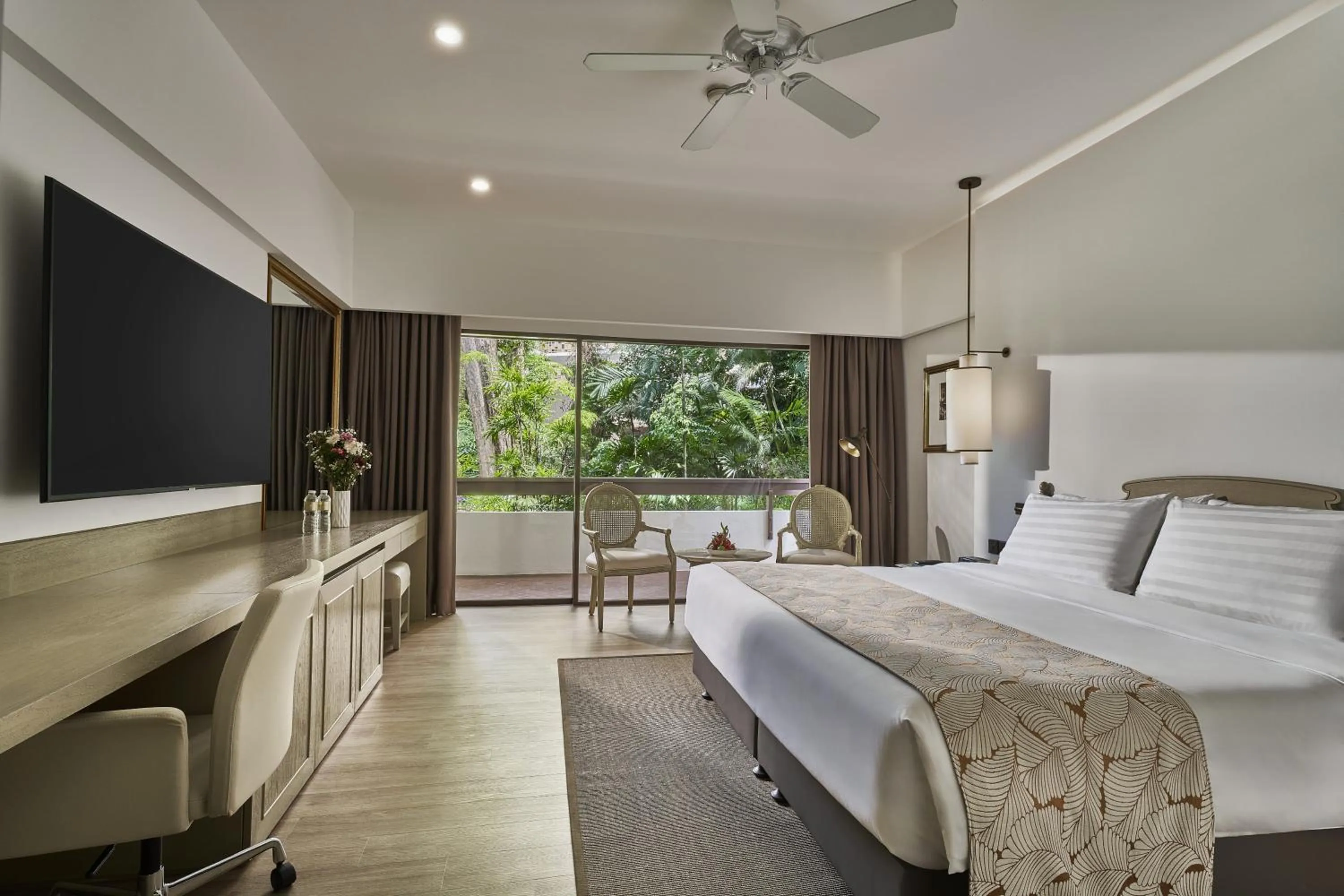 Bed in Goodwood Park Hotel