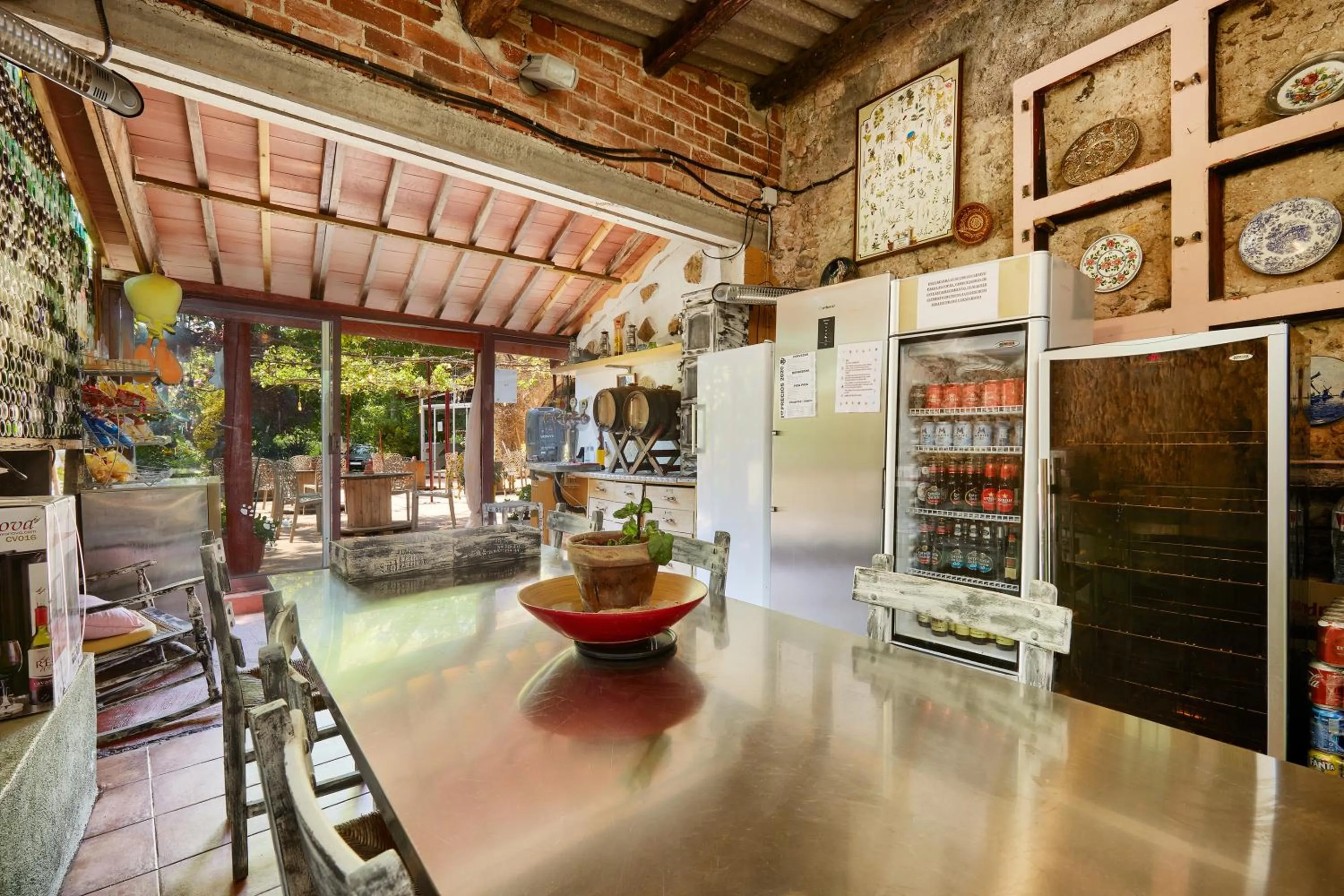 Food and drinks in Mas Torrencito Pet Friendly