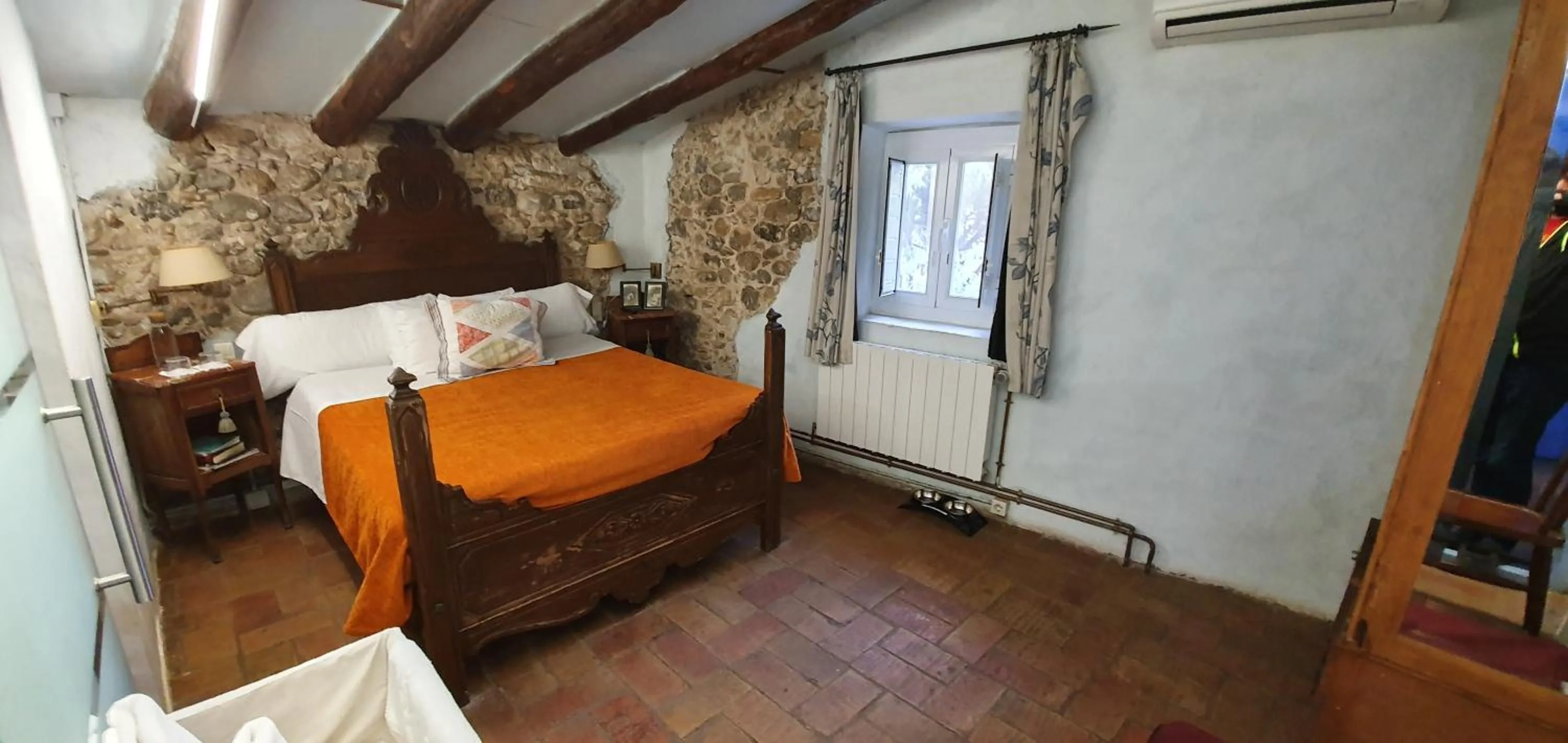 Bed in Mas Torrencito Pet Friendly