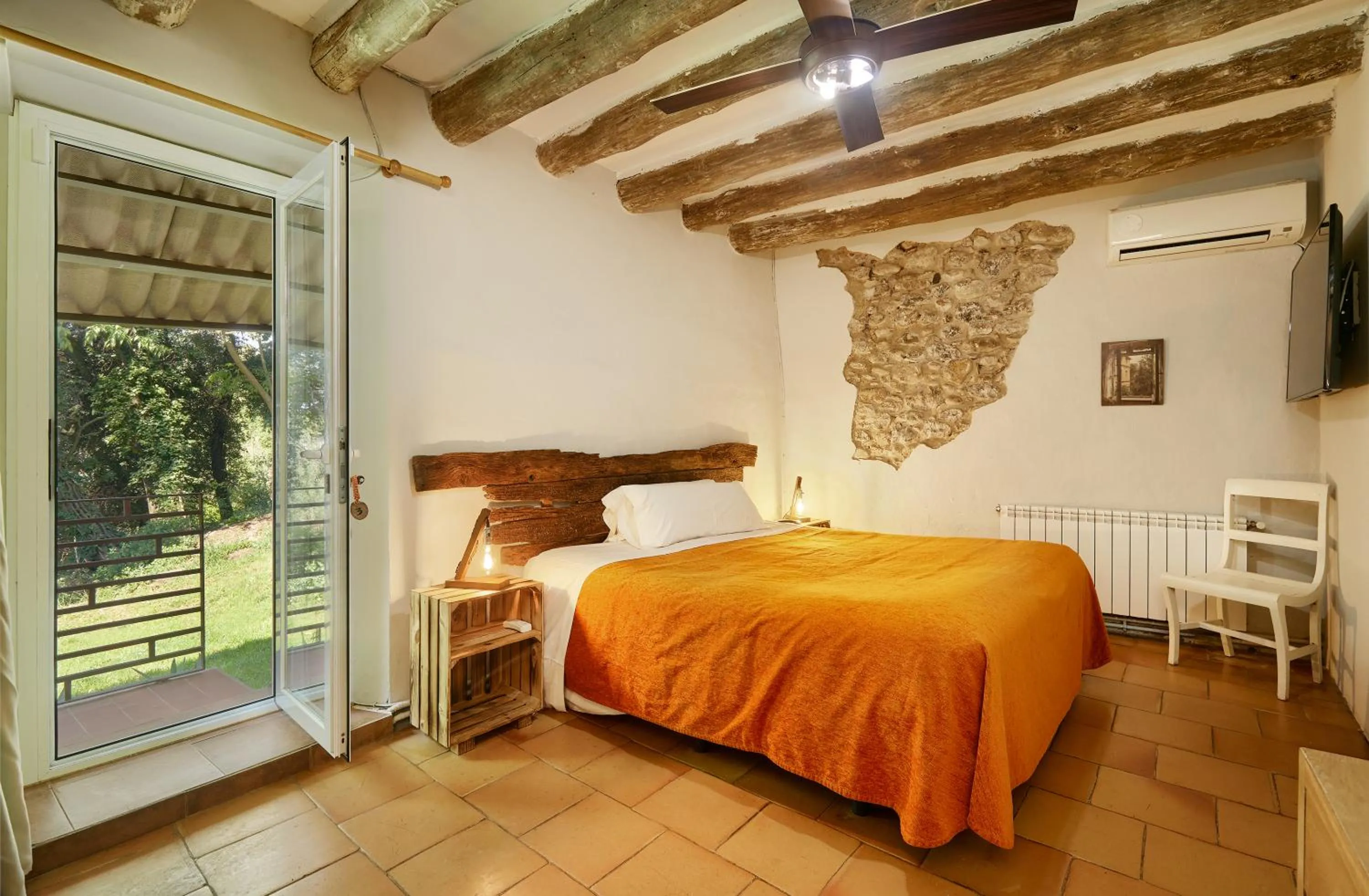 Bed in Mas Torrencito Pet Friendly