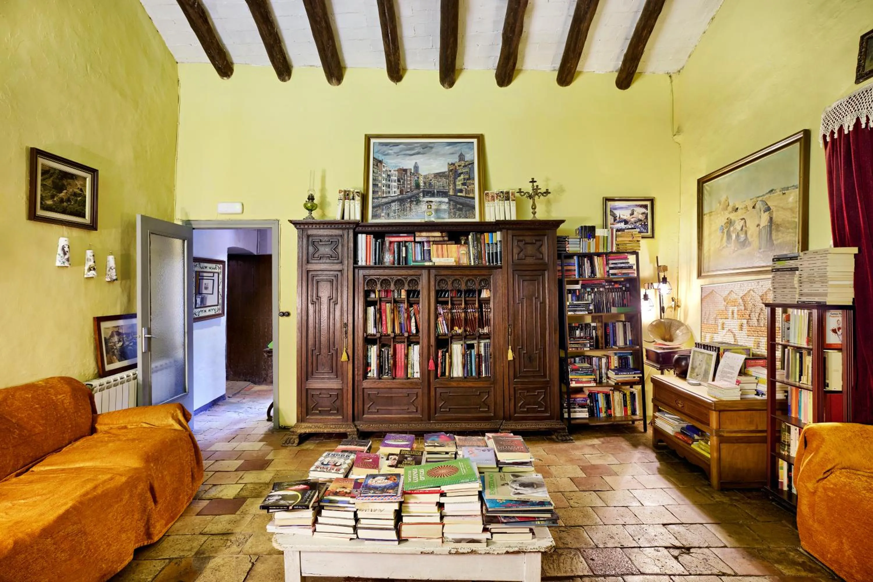 Game Room in Mas Torrencito Pet Friendly