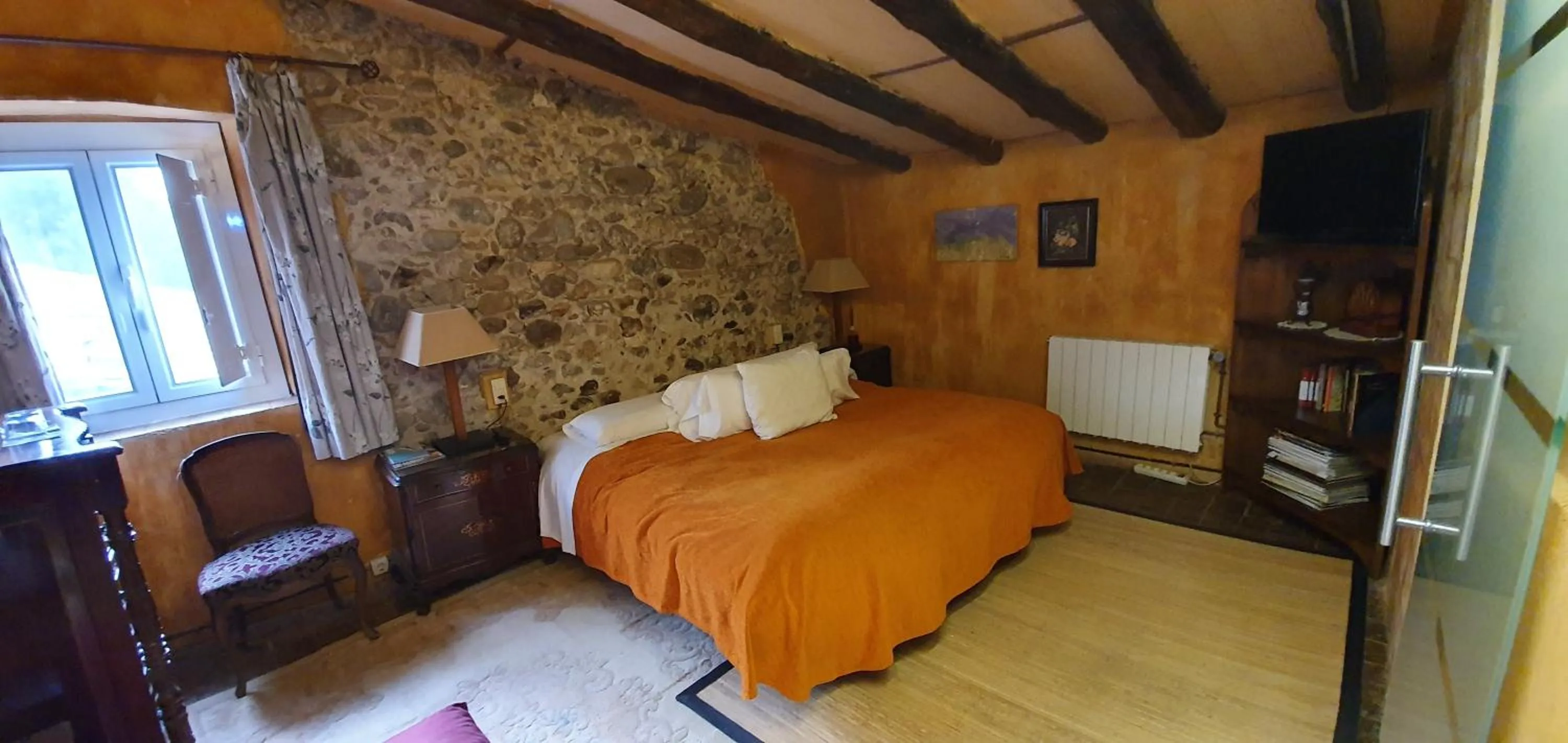 Bed in Mas Torrencito Pet Friendly