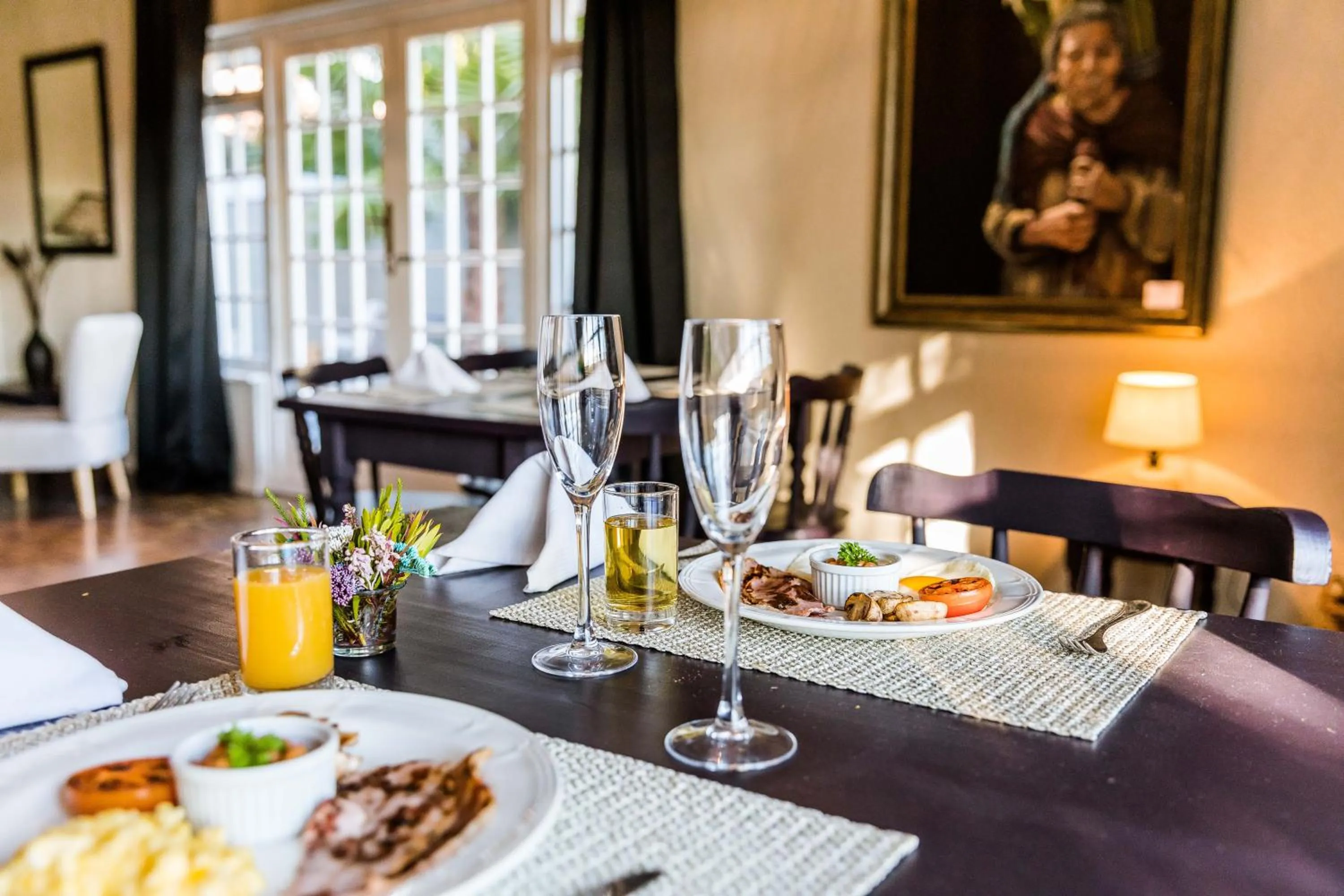 Breakfast in Le Petit Chateau Guest House